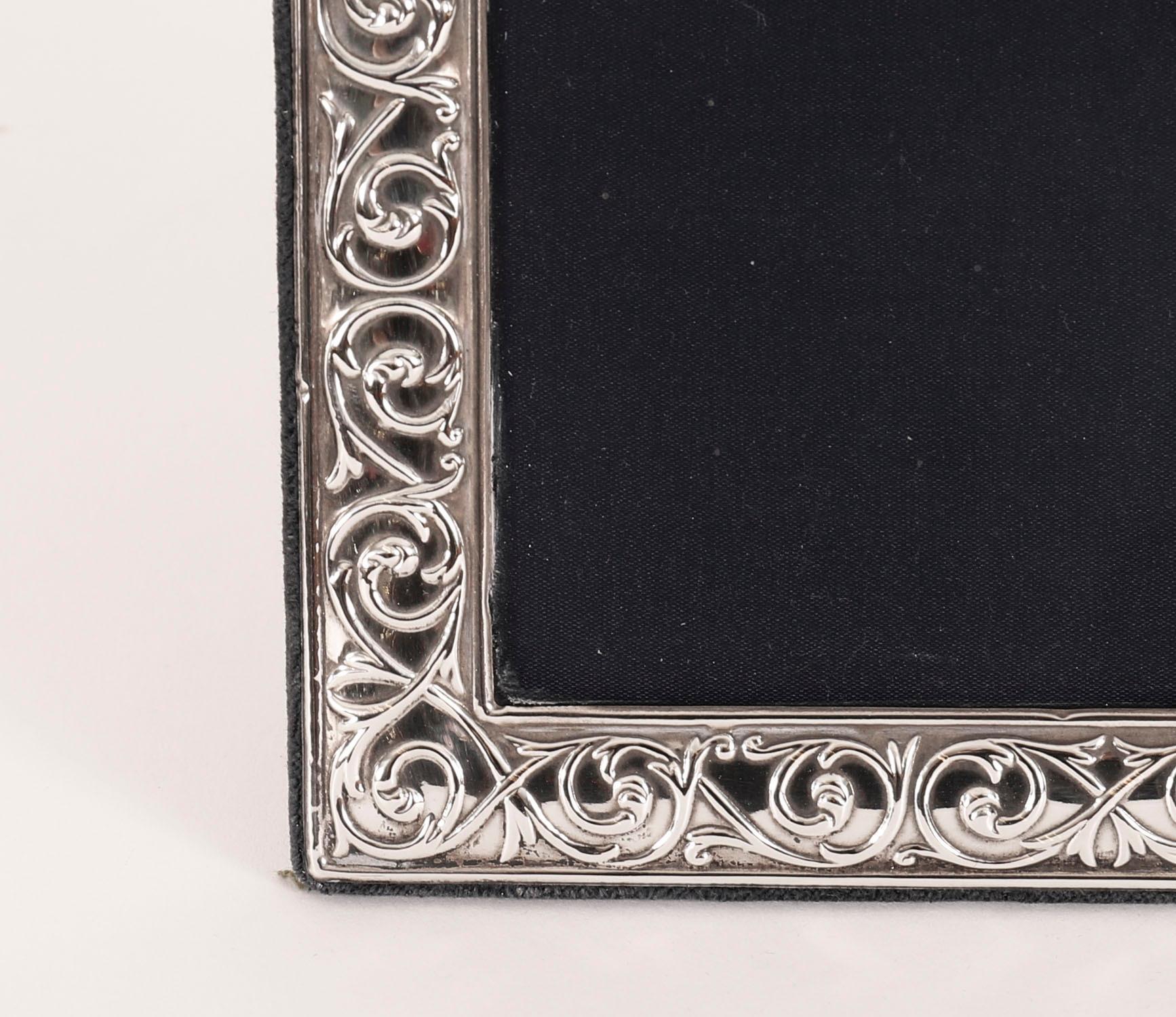 Argento Portafoto d'epoca in argento sterling RC Sheffield 1995 16cm x 18cm in vendita