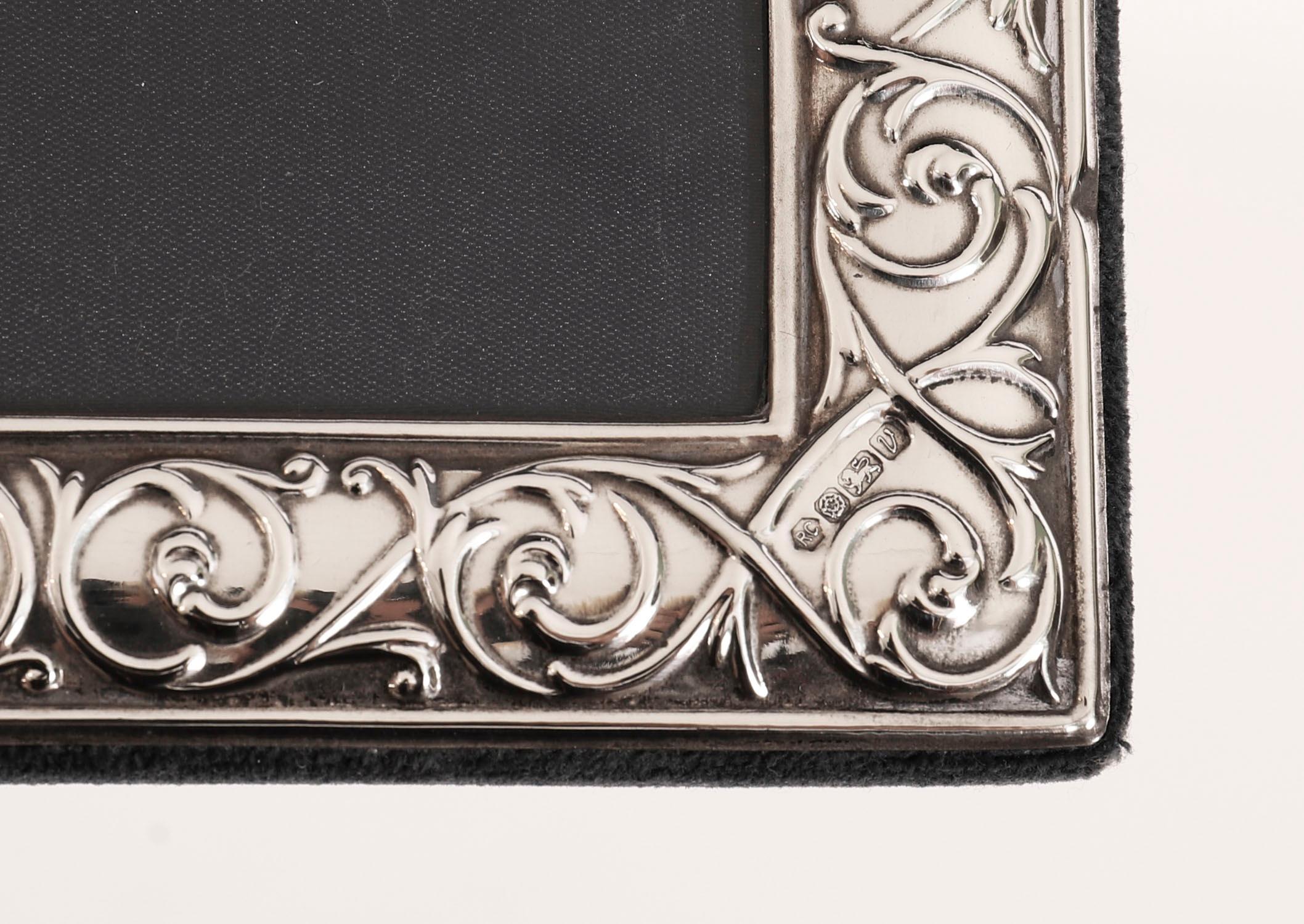 Portafoto d'epoca in argento sterling RC Sheffield 1995 16cm x 18cm in vendita 1