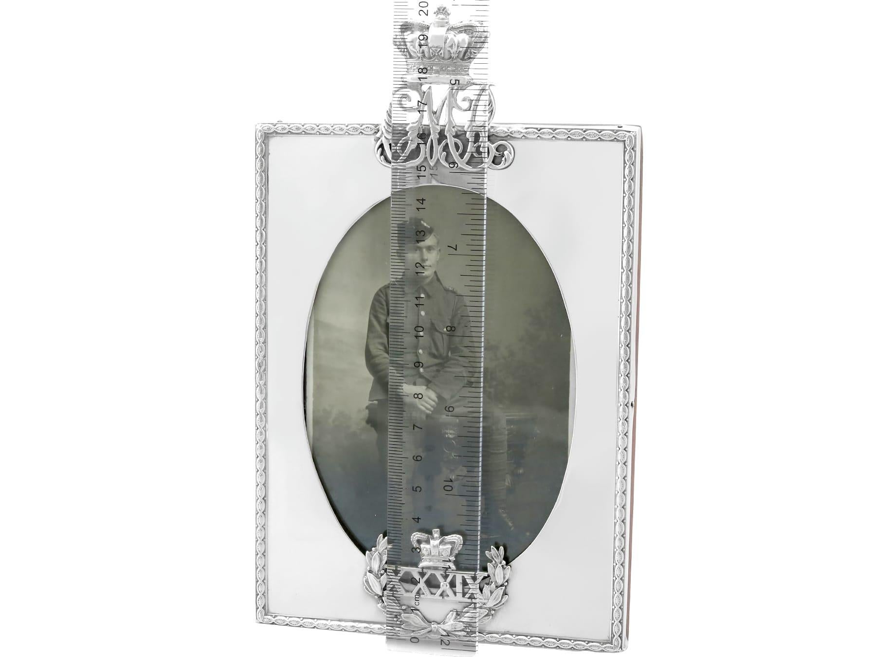 Cornice per fotografie d'epoca in argento Sterling - Giorgio VI in vendita 5