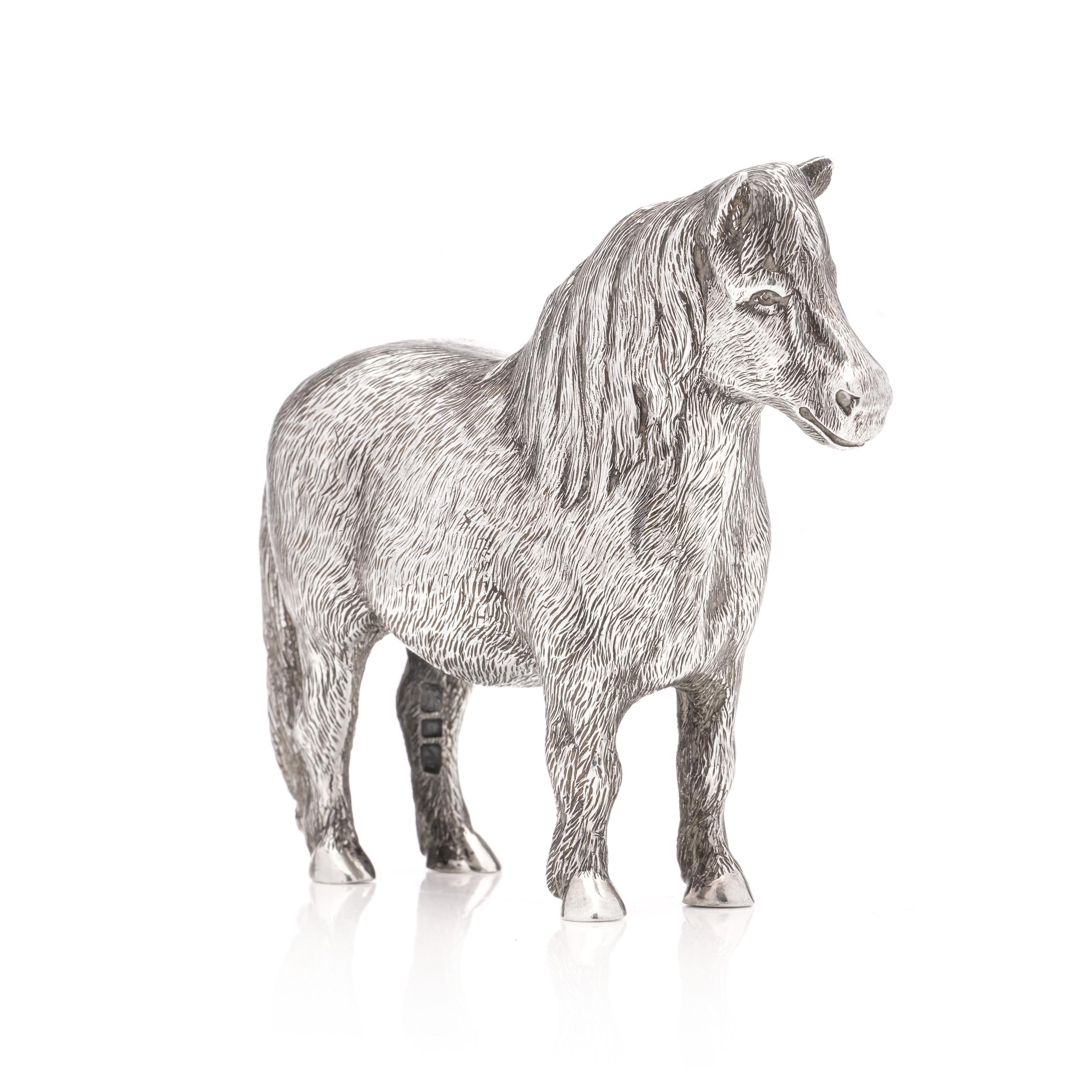 Vintage sterling silver pony figurine by Edward Barnard & Sons Ltd., 1975 In Good Condition In Braintree, GB