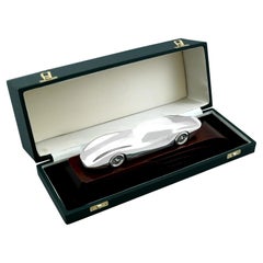 Coche de presentación vintage de plata de ley