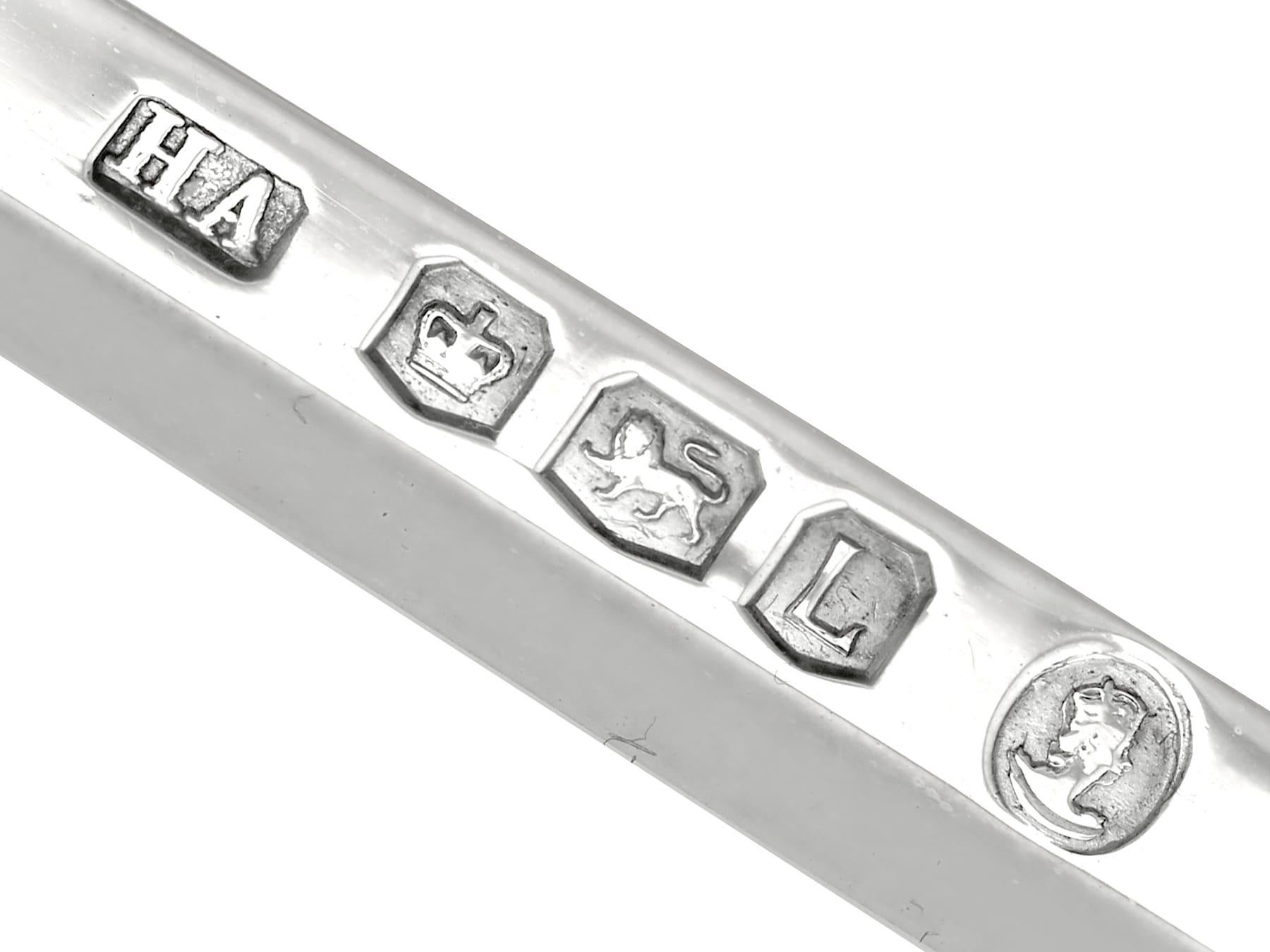 Coupe-papier commémoratif Queen Elizabeth II en argent sterling vintage (1953) en vente 4