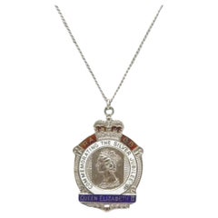 Collier pendentif vintage Queen Elizabeth Jubilee en argent sterling RAOB