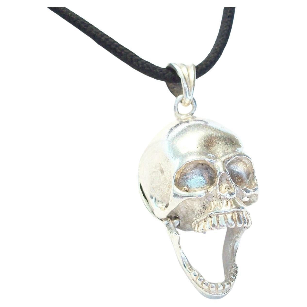 Vintage Sterling Silver Skull Pendant with Secret Compartment, 20th Century For Sale