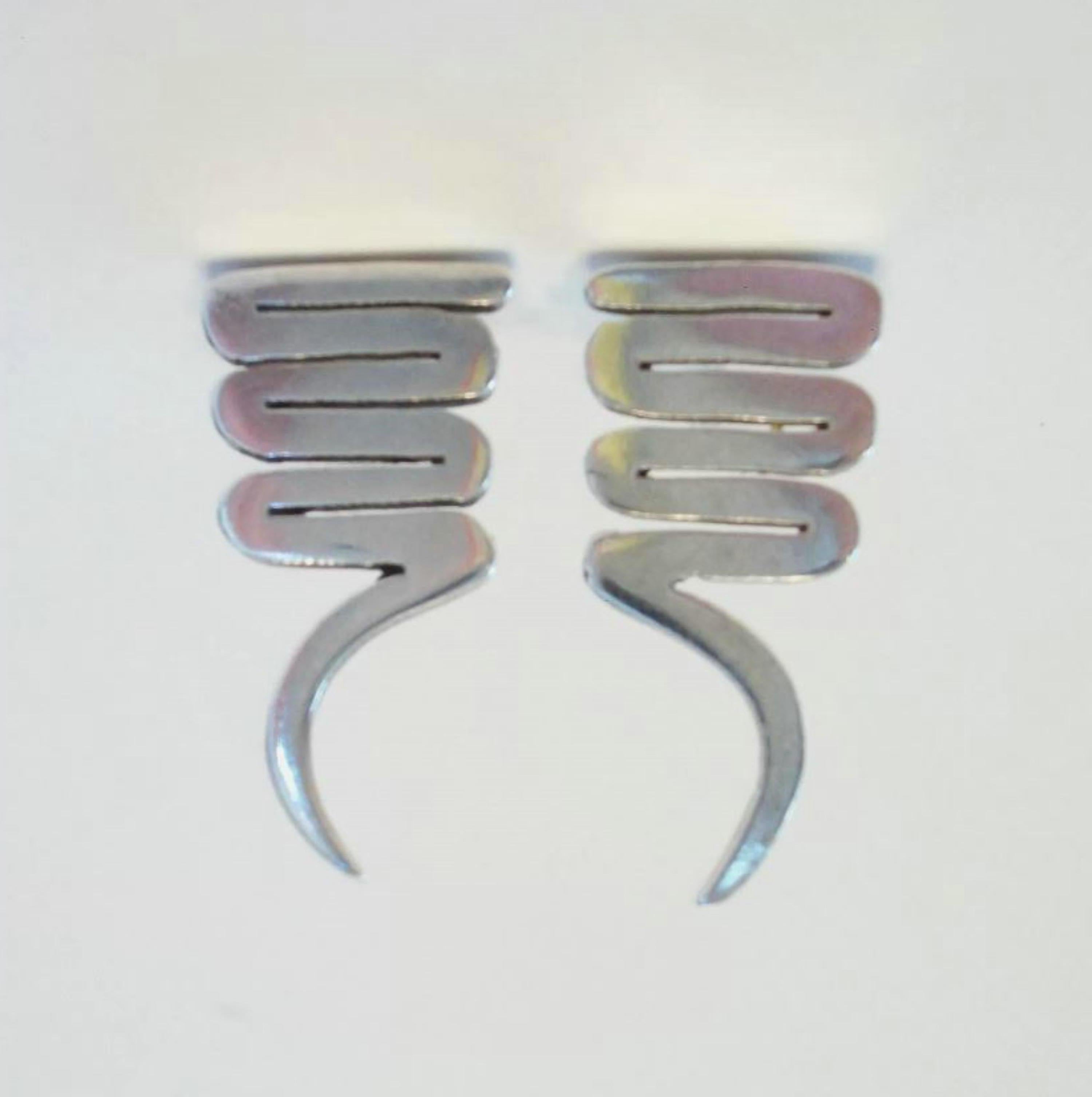 Modern Vintage Sterling Silver Squiggle Earrings - Signed - Mexico - Late 20th Century For Sale