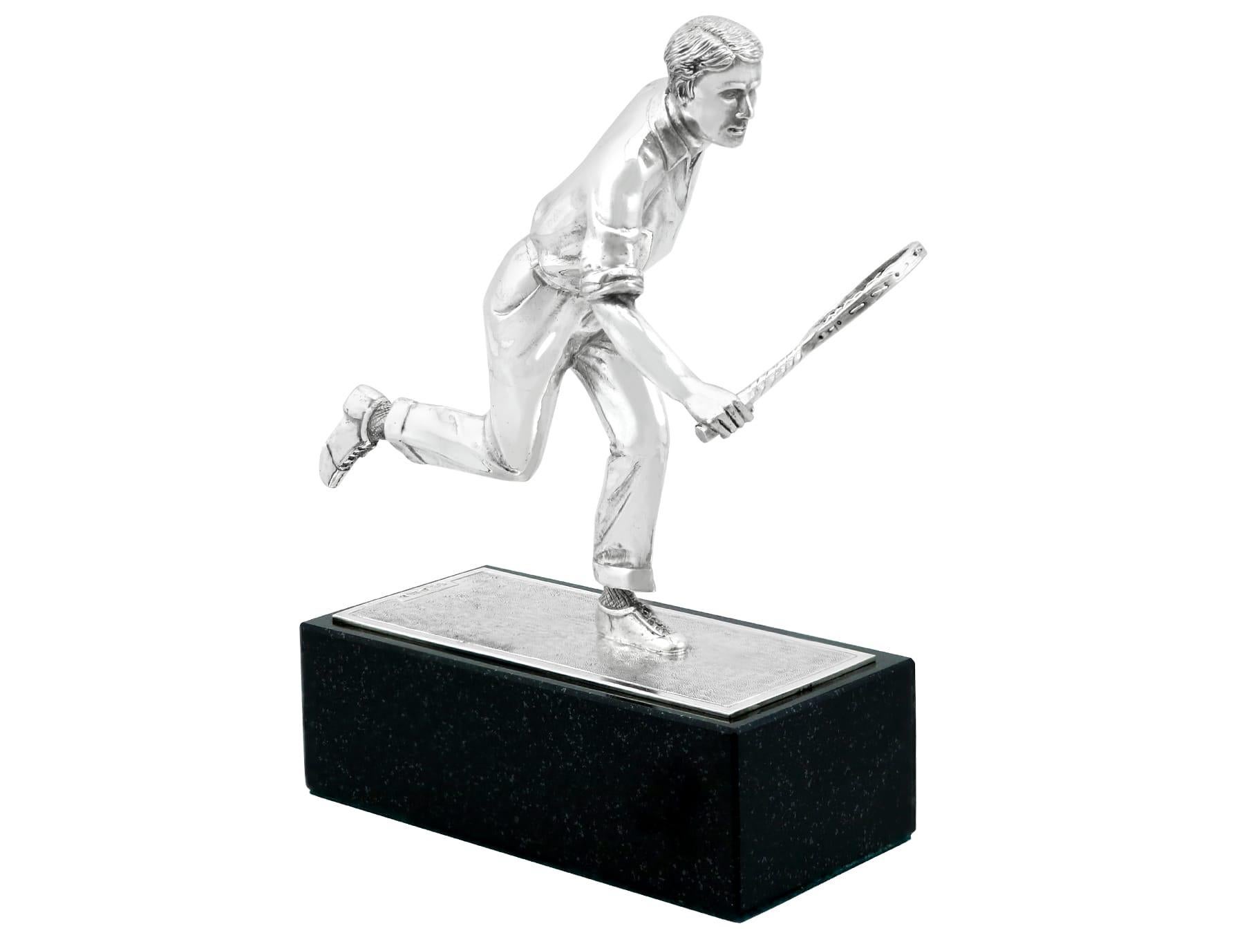 Argent sterling Trophées de tennis vintage en argent sterling / Ornements de table de présentation en vente