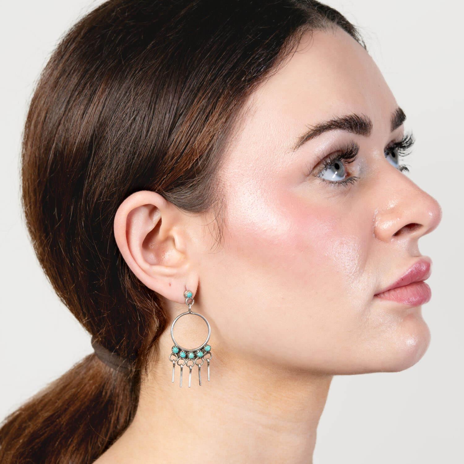 Vintage Sterling Silver Turquoise Hoop Earrings In Good Condition For Sale In Narberth, PA