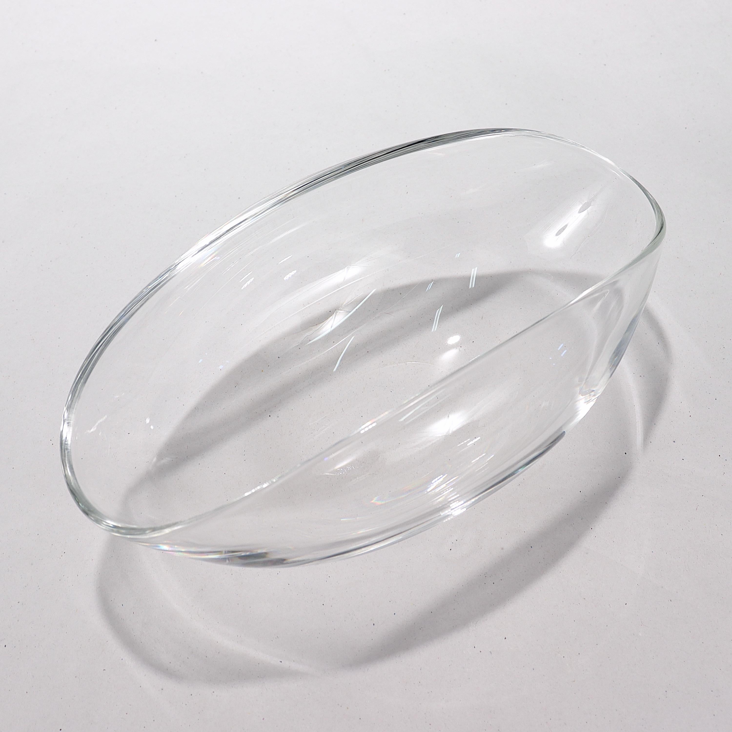 Ovale Schale aus Steuben-Kunstglas mit gefaltetem Deckel im Angebot 3