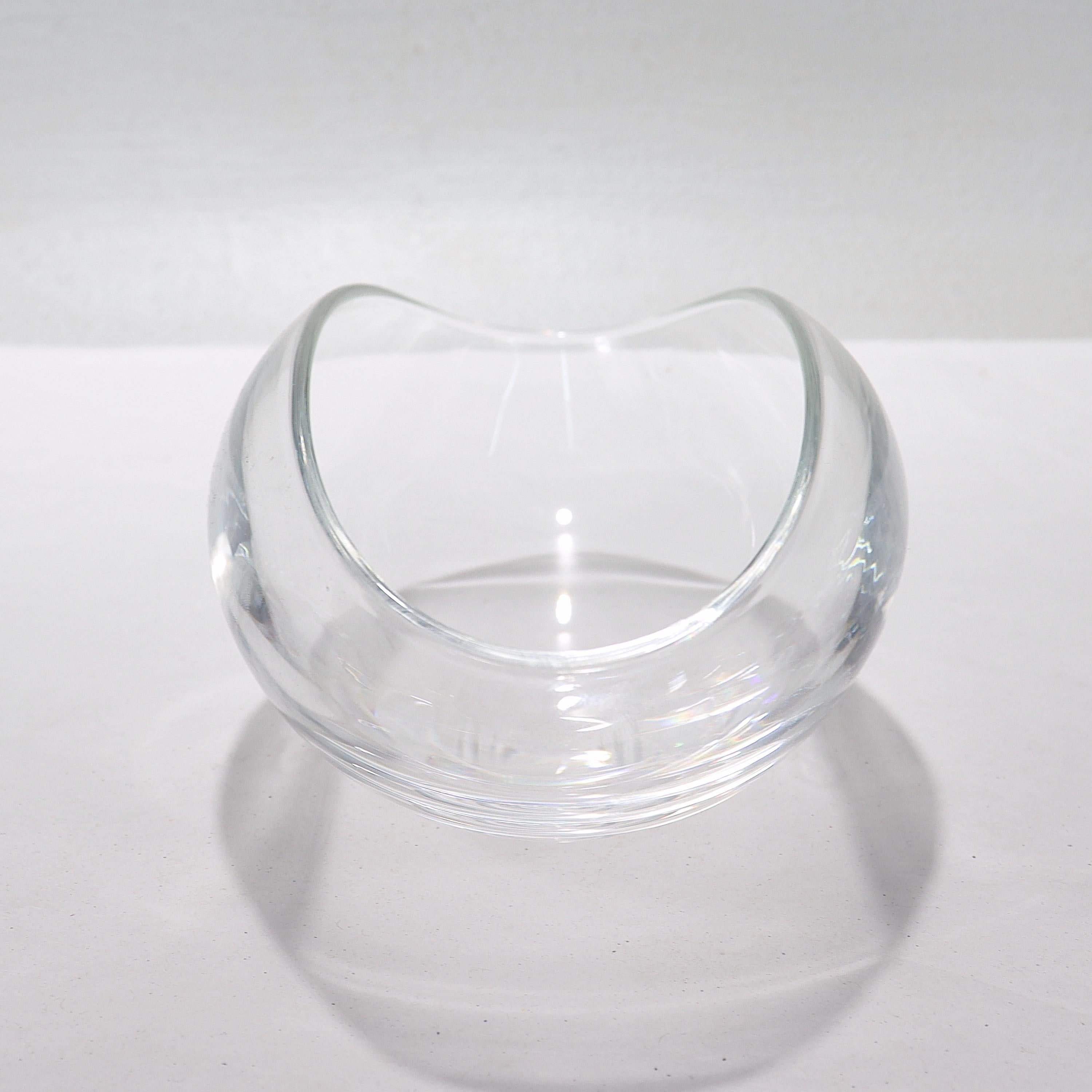 Ovale Schale aus Steuben-Kunstglas mit gefaltetem Deckel im Angebot 1