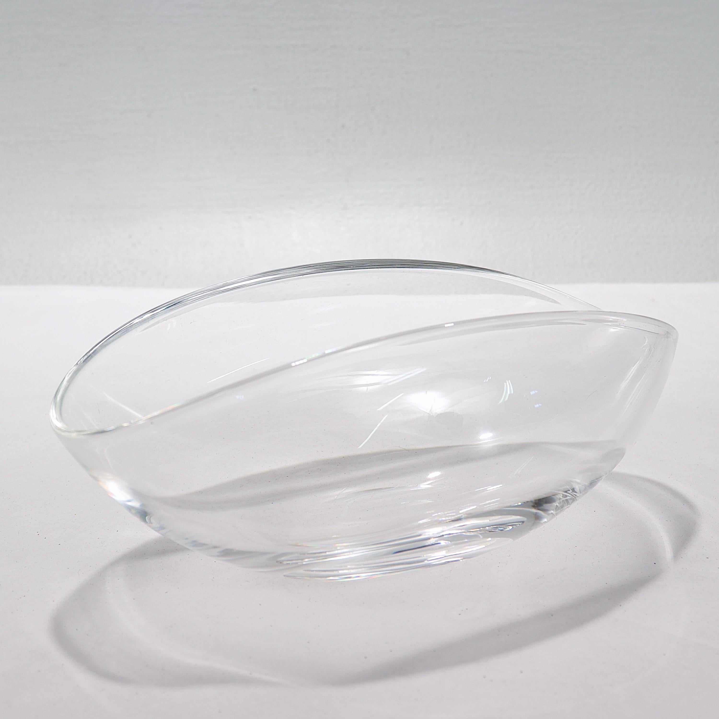 Ovale Schale aus Steuben-Kunstglas mit gefaltetem Deckel im Angebot 2