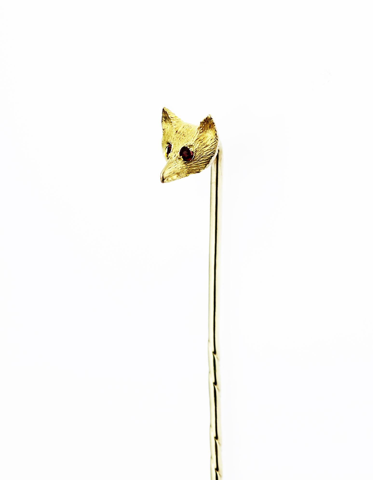 Retro Vintage Stick/Tie Pin, Fox Head with Ruby Eyes set in 9 Carat Yellow Gold For Sale
