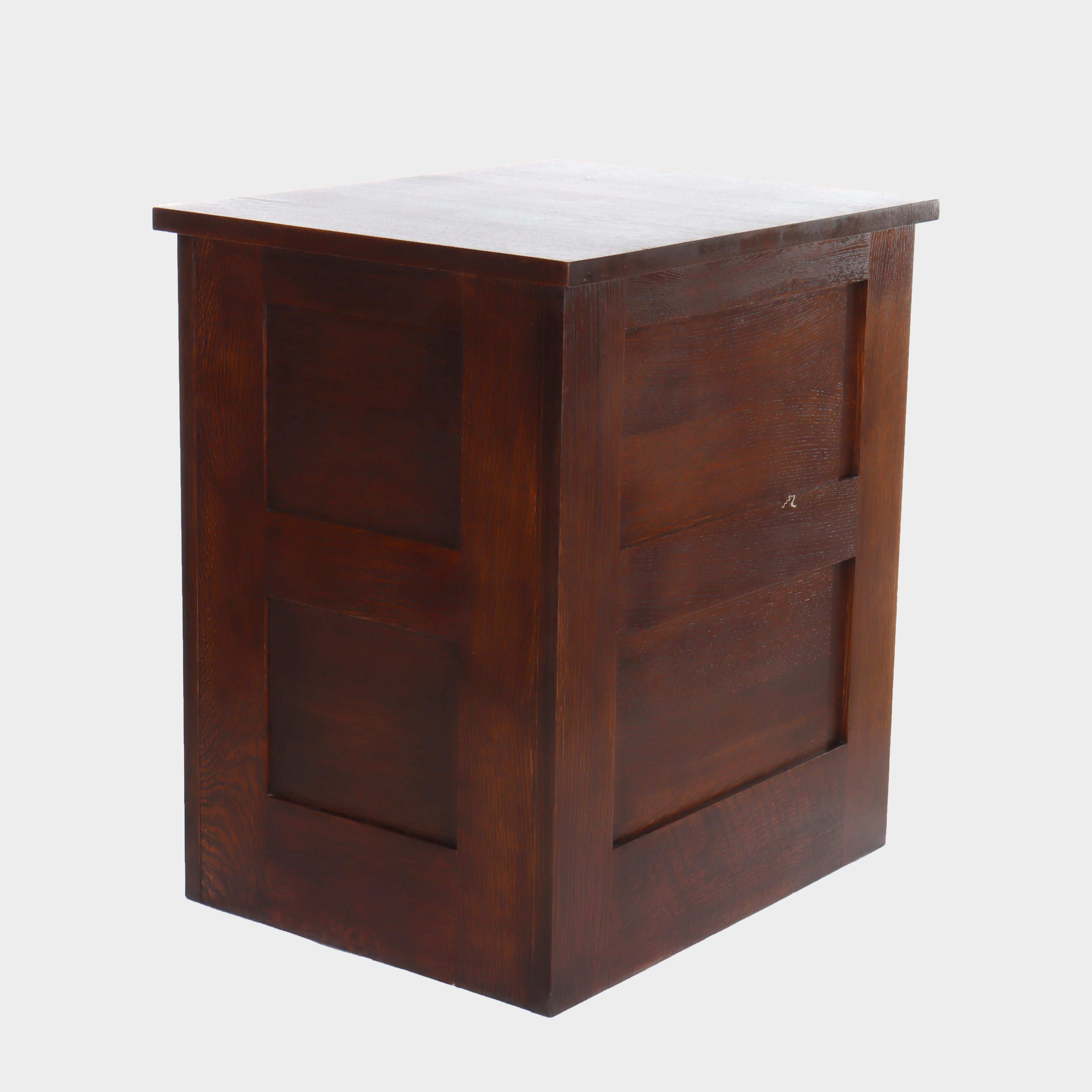 Vintage Stickley Arts & Crafts Mission Oak & Hammered Copper File Cabinet c1920 im Angebot 5