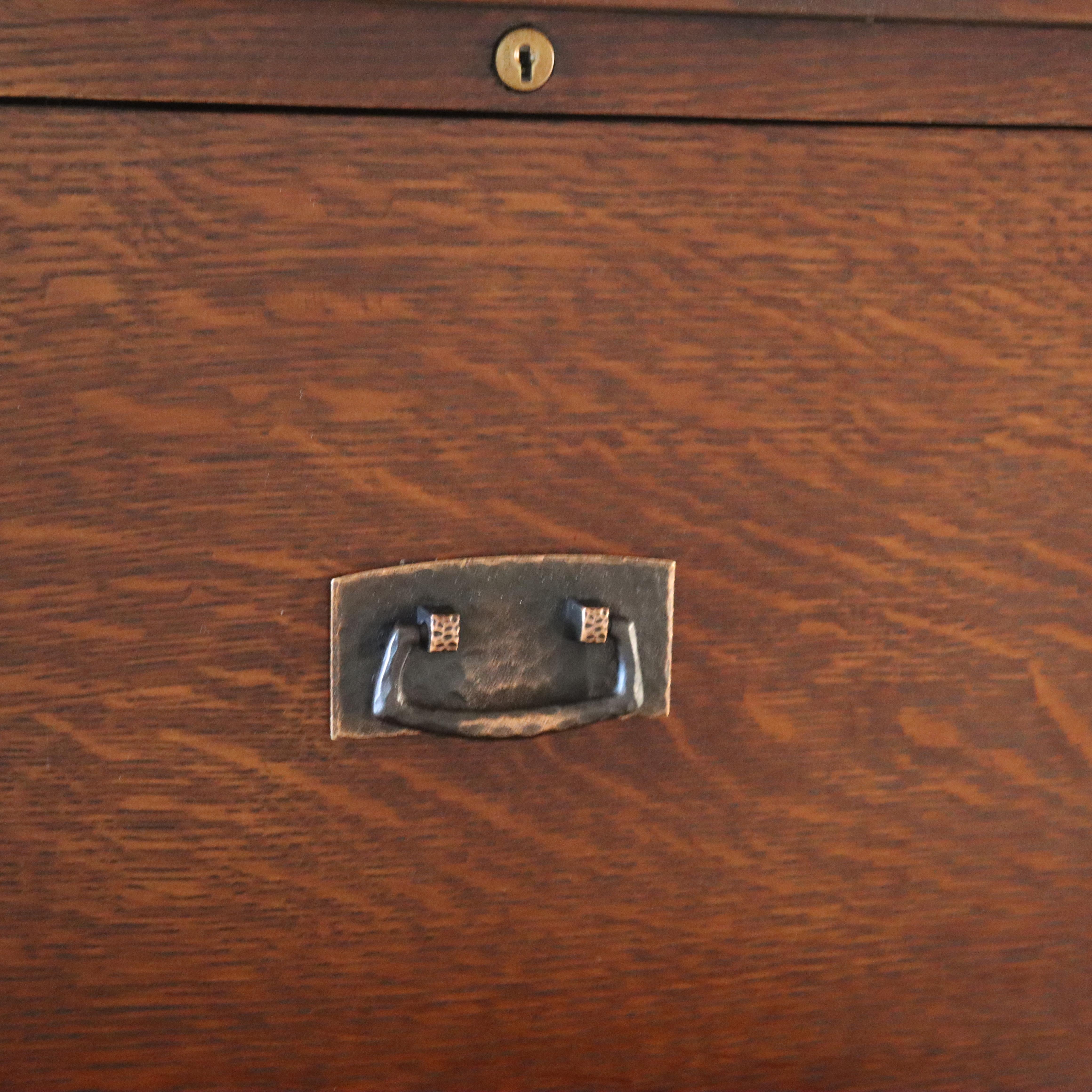 Vintage Stickley Arts & Crafts Mission Oak & Hammered Copper File Cabinet c1920 im Angebot 8
