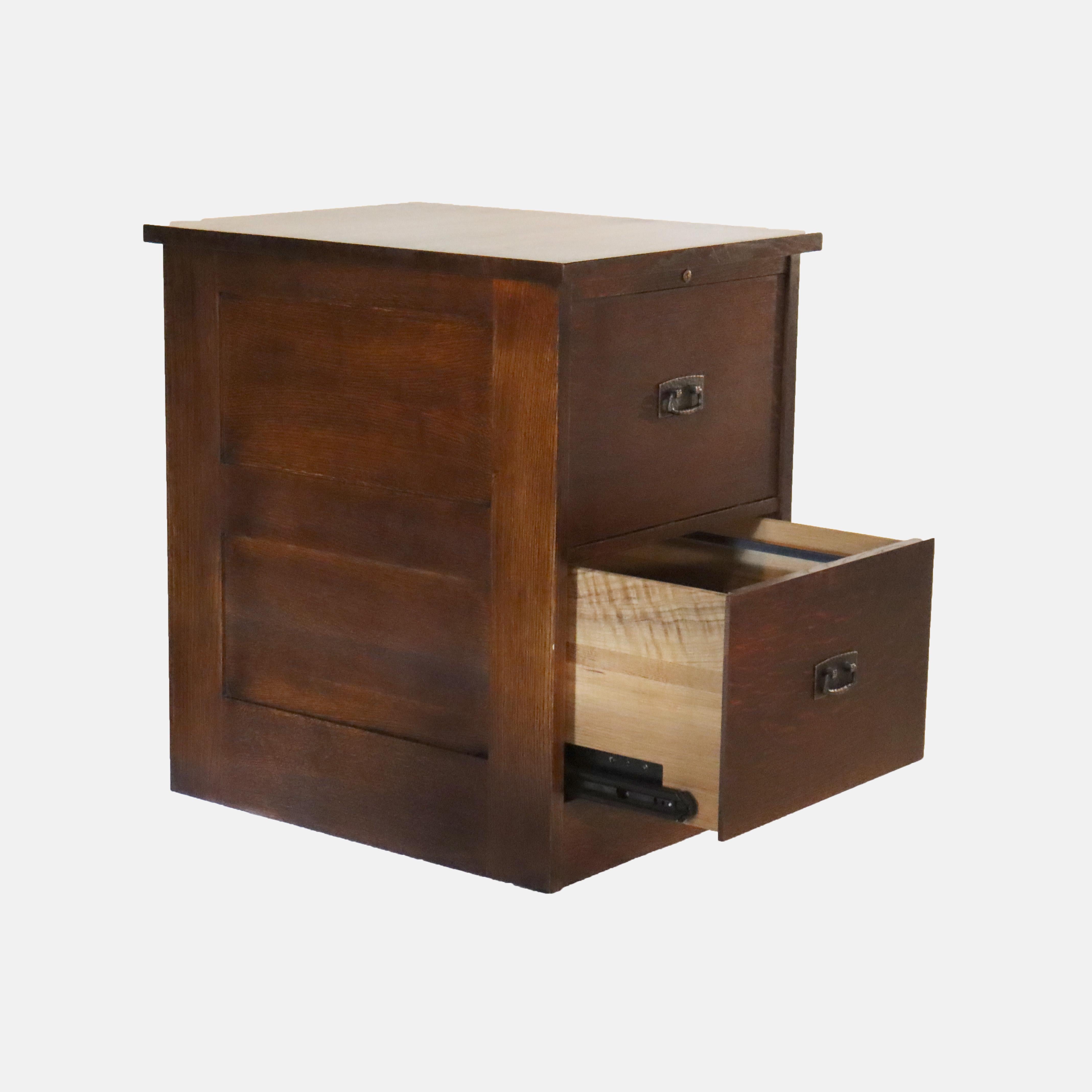 Vintage Stickley Arts & Crafts Mission Oak & Hammered Copper File Cabinet c1920 im Angebot 9