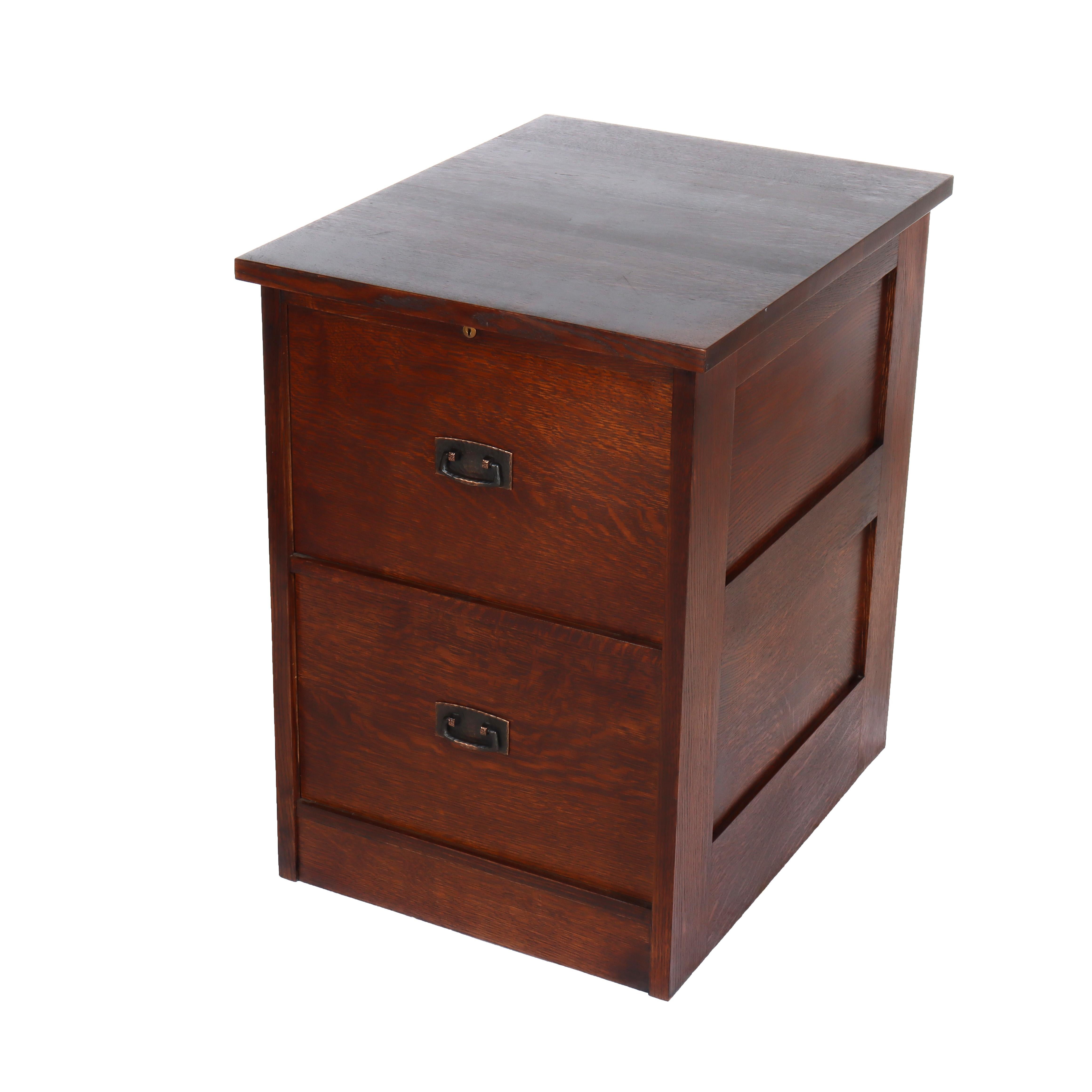 Vintage Stickley Arts & Crafts Mission Eiche 2 Schublade File Cabinet mit Hammered Copper Hardware signiert 20thC

Maße - 31 1/4