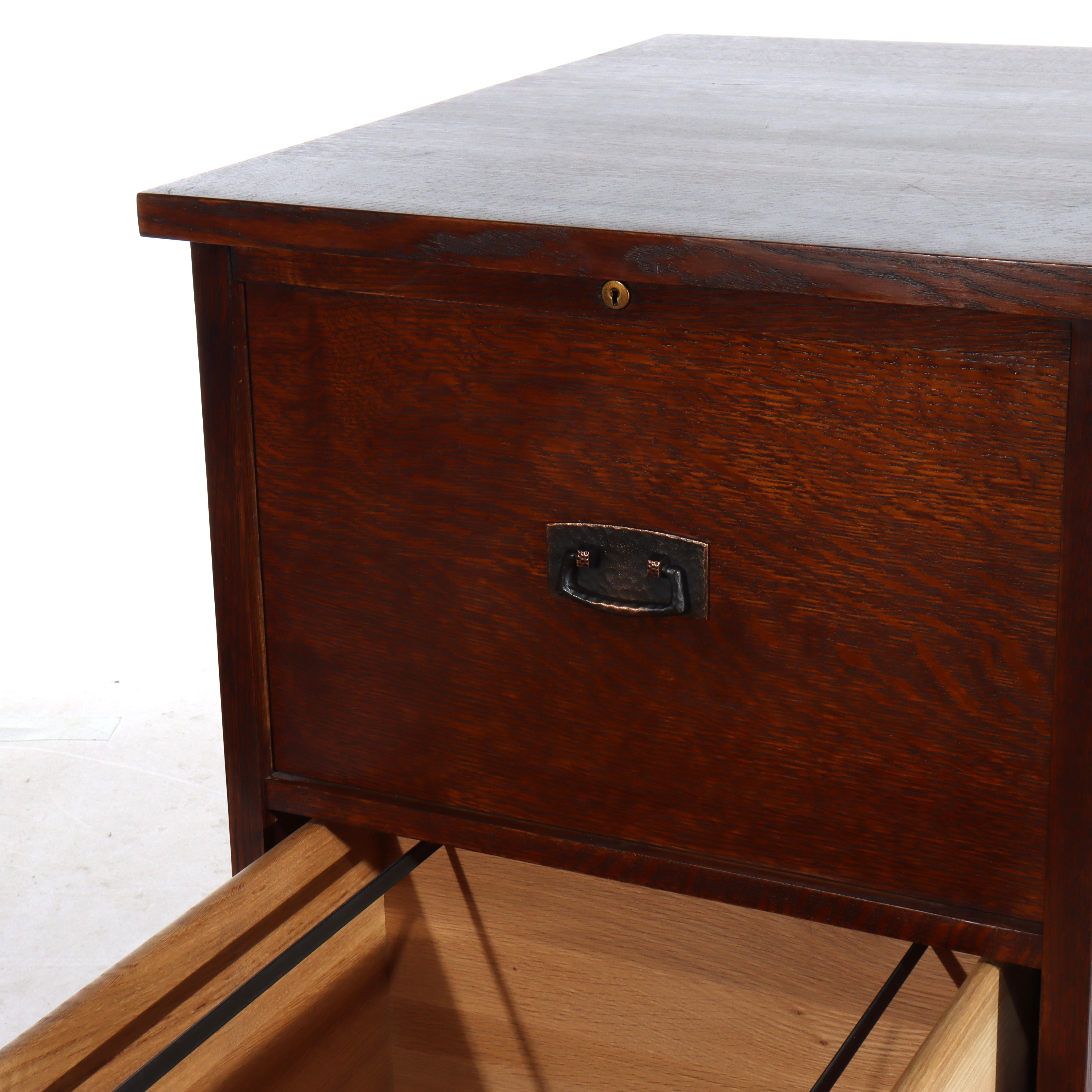 Vintage Stickley Arts & Crafts Mission Oak & Hammered Copper File Cabinet c1920 (Eichenholz) im Angebot