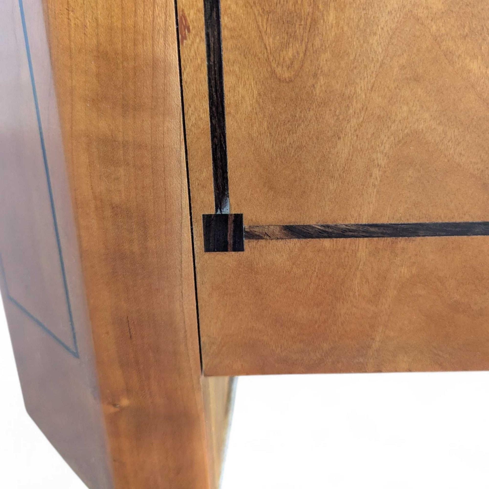 Vintage Stickley Cherry Wood Sofa, blassblaue strukturierte Samtpolsterung im Angebot 8