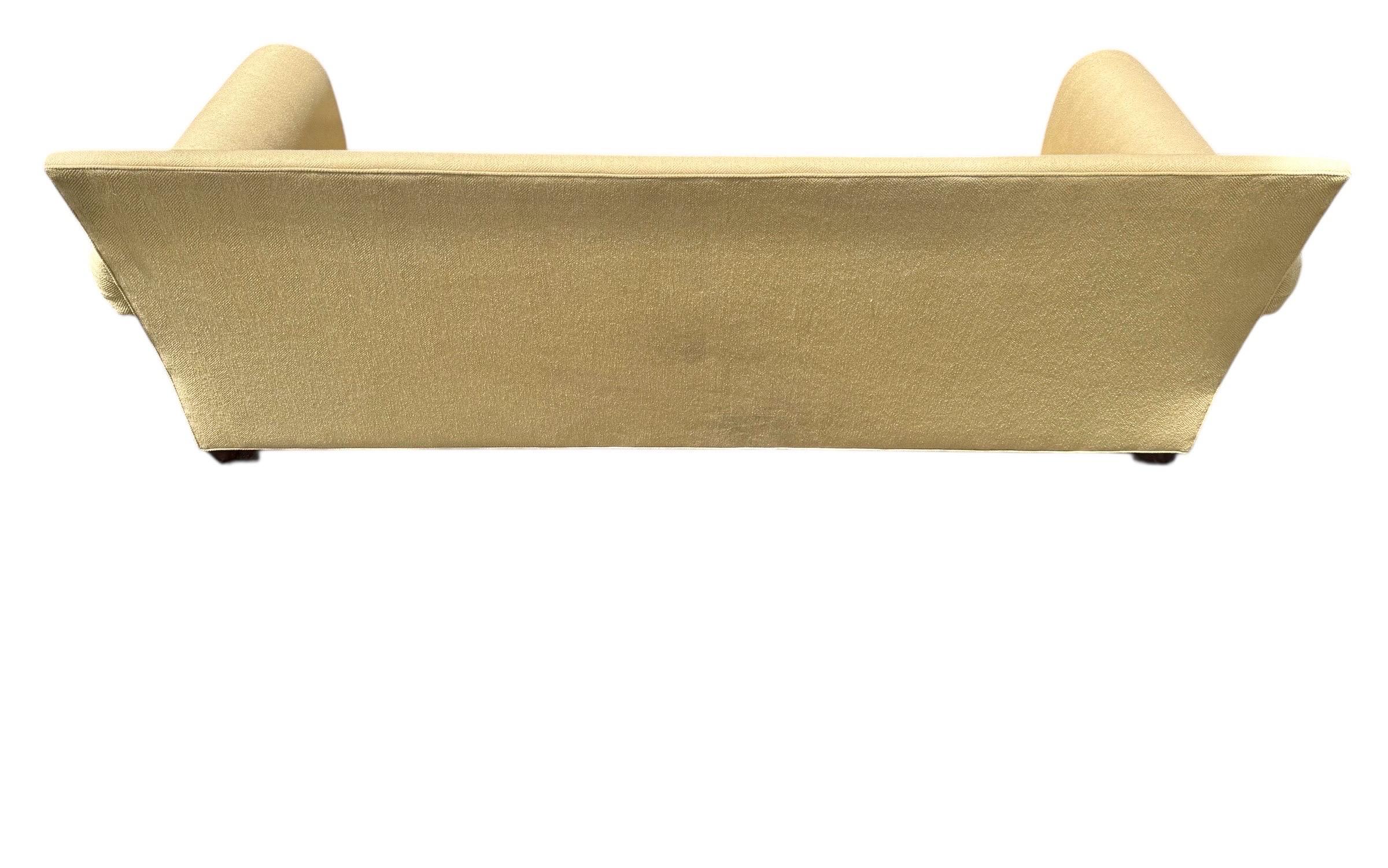 Divano imbottito Stickley Tan d'epoca in vendita 4
