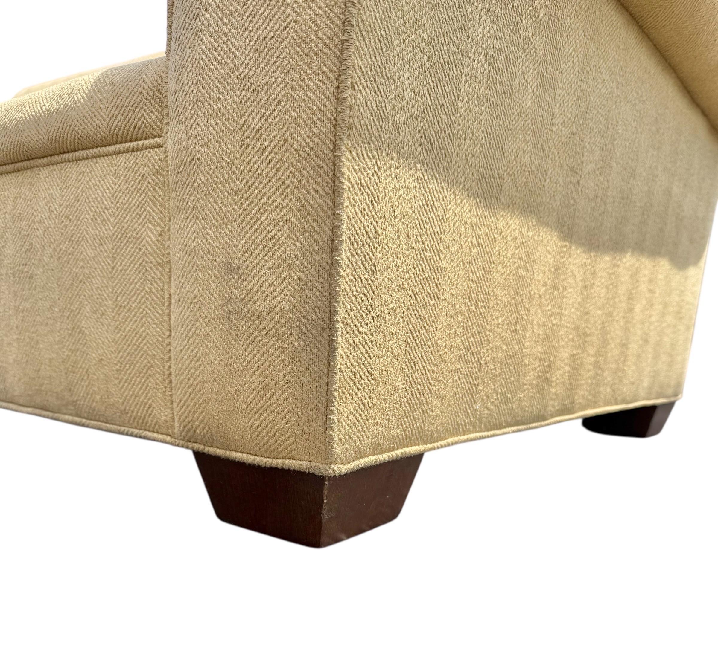 Divano imbottito Stickley Tan d'epoca in vendita 5