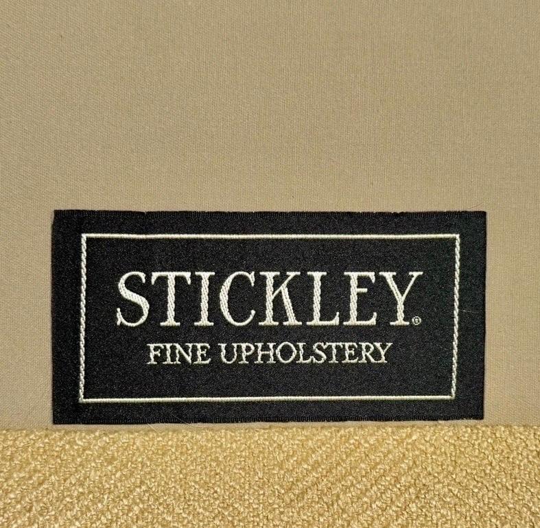 Divano imbottito Stickley Tan d'epoca in vendita 6