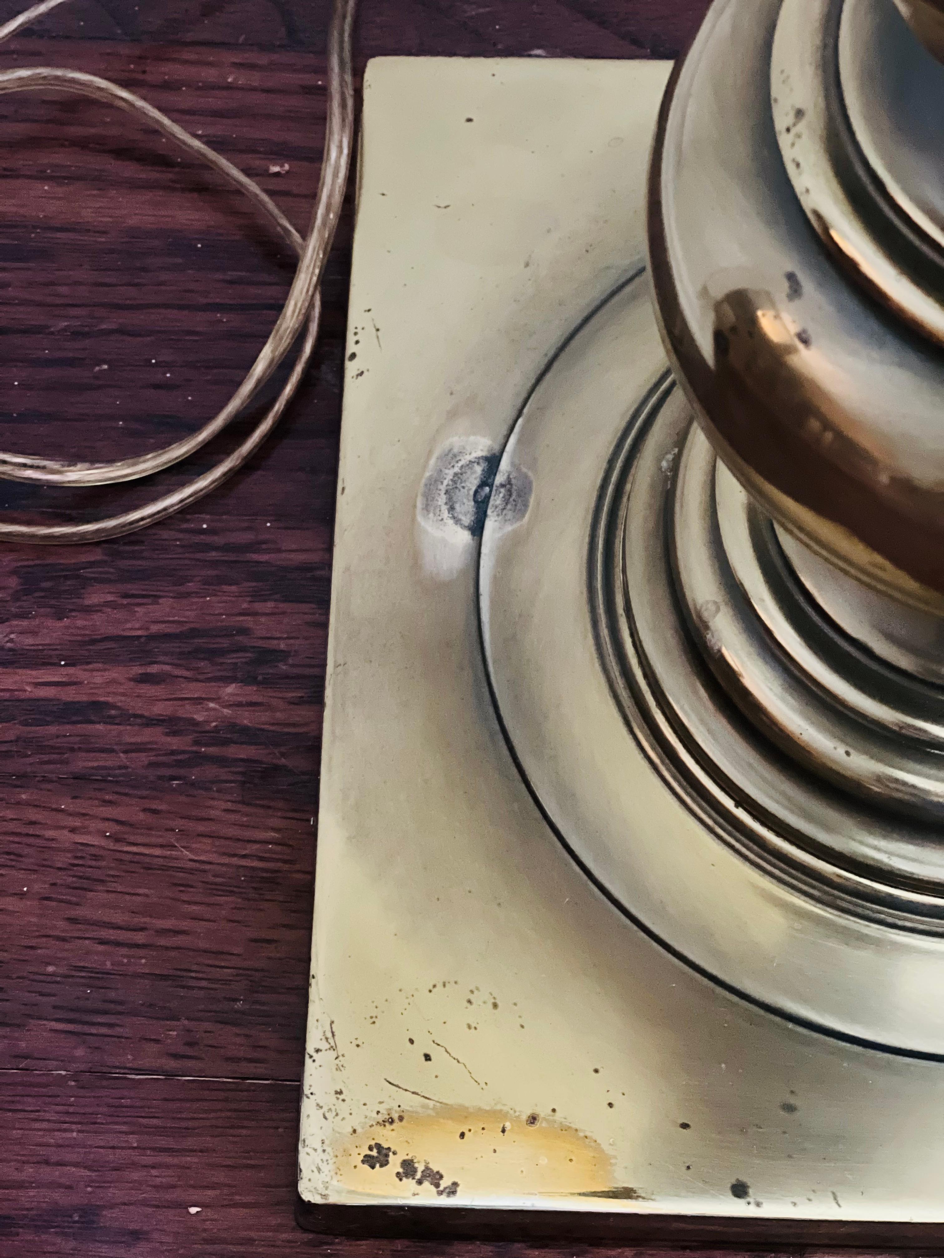 Lampadaire vintage Stiffel en laiton avec table en verre en vente 3