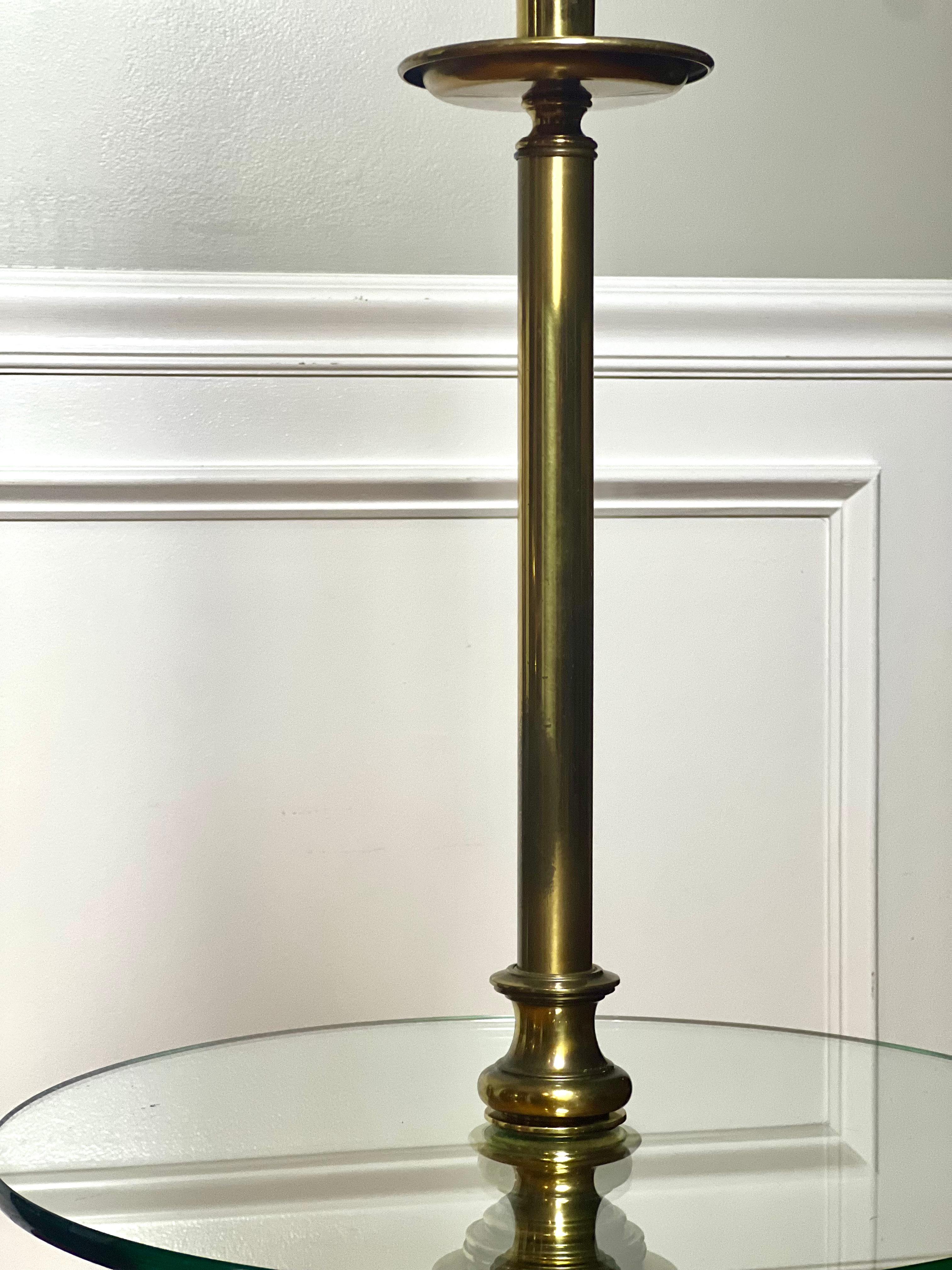 Fin du 20e siècle Lampadaire Stiffel vintage avec table en verre en vente