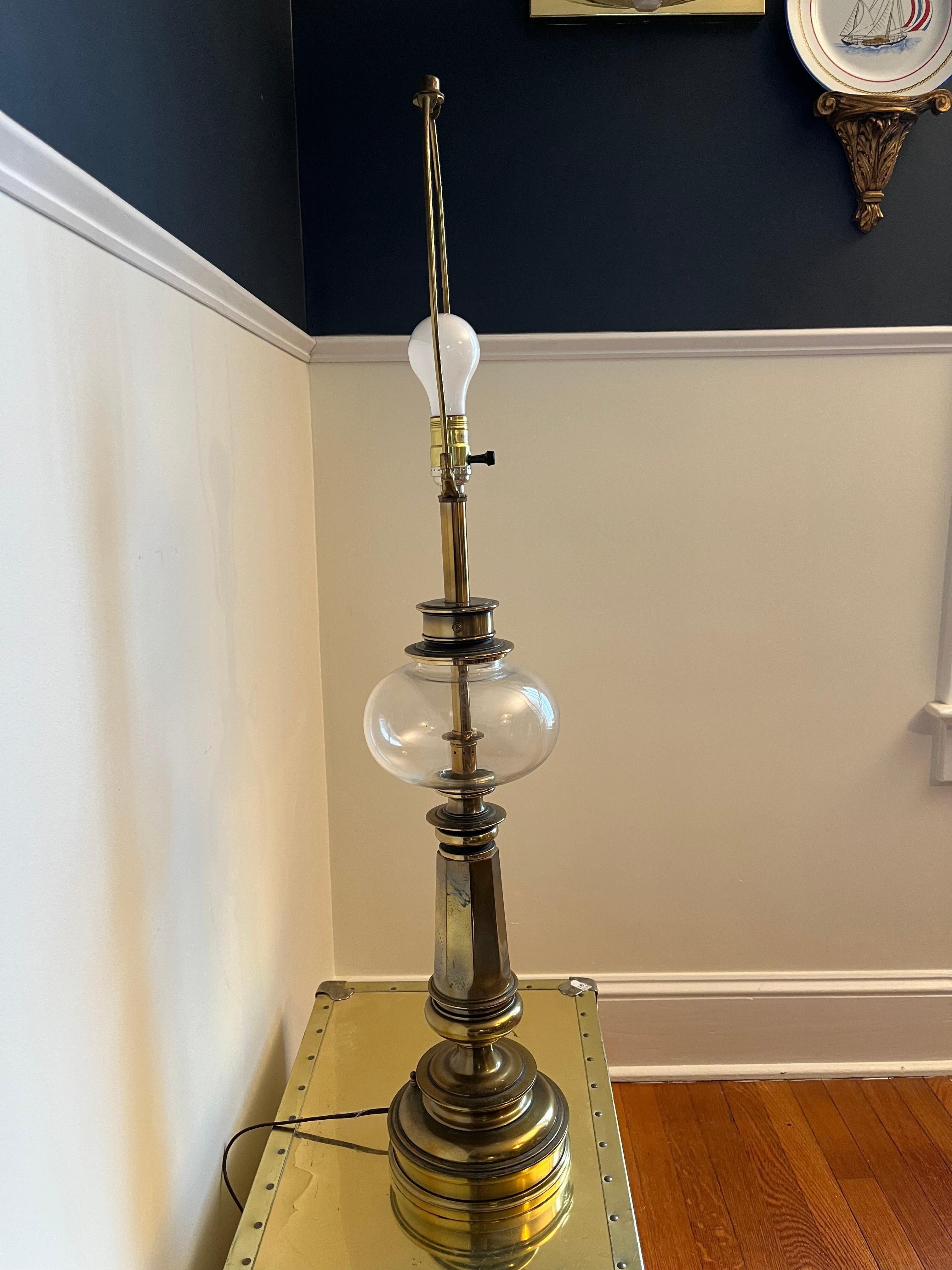 Vintage Stiffel Brass & Glass Oil Reservoir Lamp For Sale 1