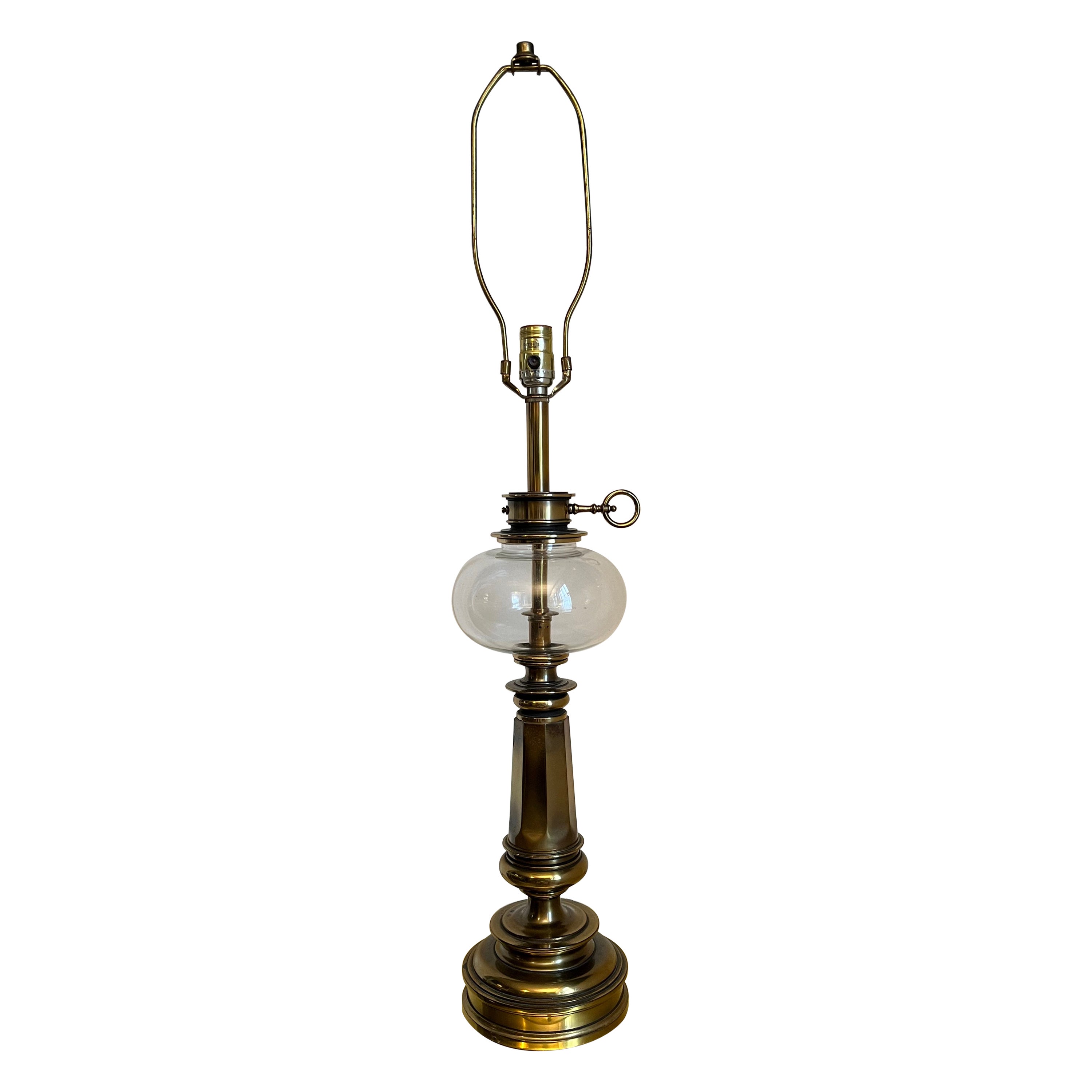 Lámpara vintage Stiffel de latón y cristal con depósito de aceite