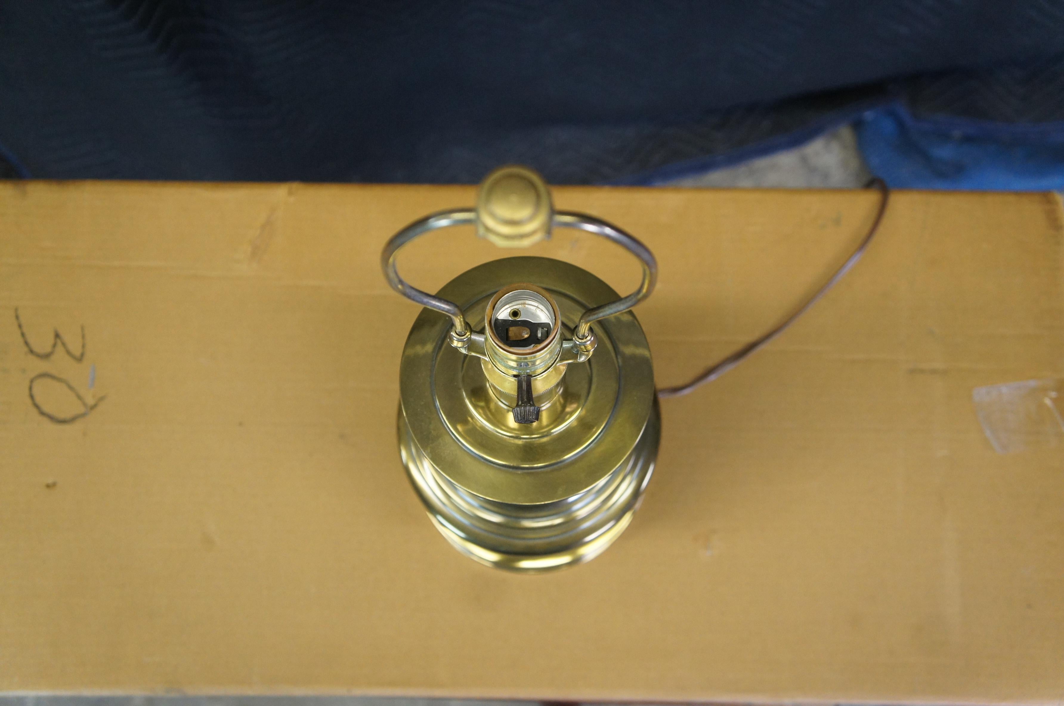 Vintage Stiffel Brass Hollywood Regency Style Trophy Urn Table Lamp 1
