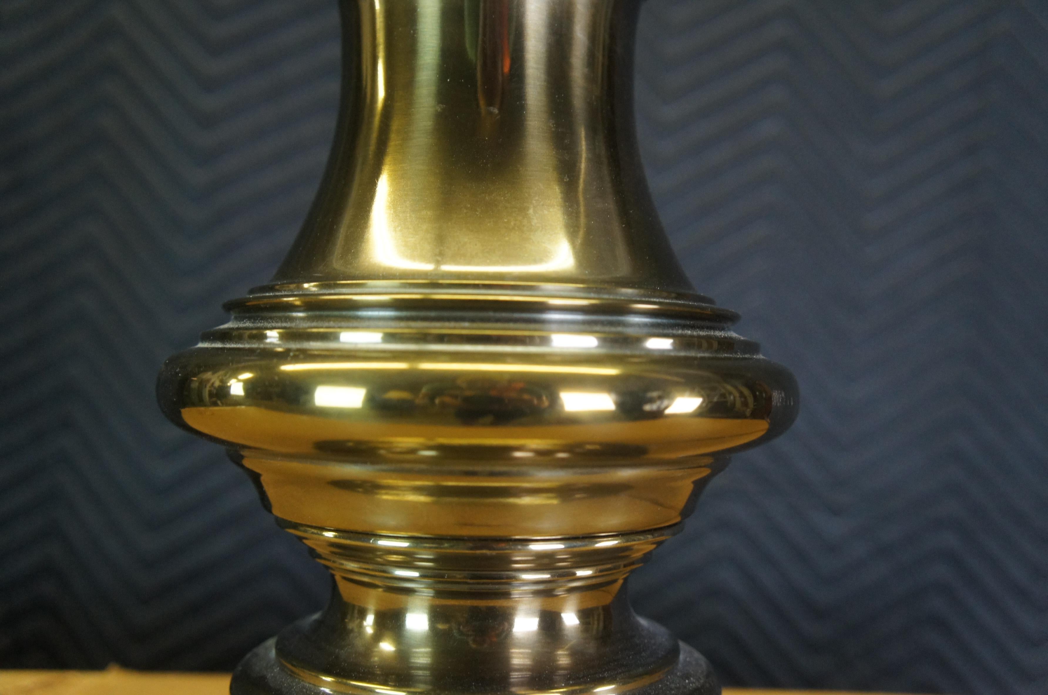 Vintage Stiffel Brass Hollywood Regency Style Trophy Urn Table Lamp 3