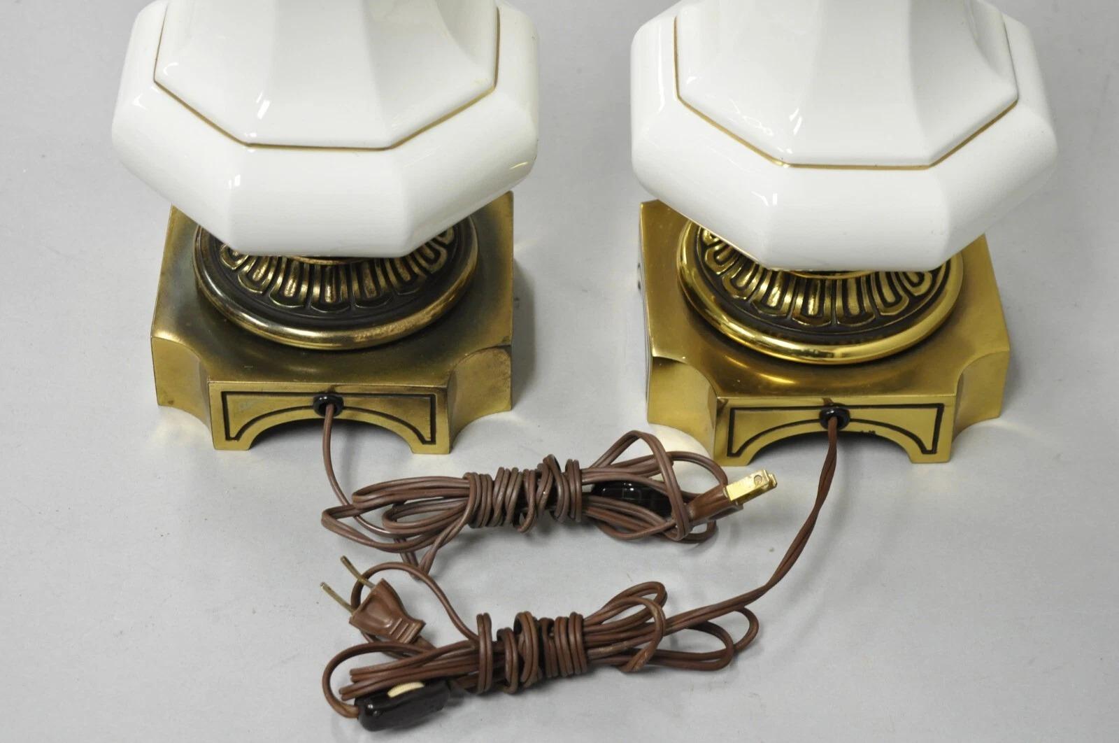 Lampade da tavolo in ottone brunito e porcellana in stile impero di Stiffel (B) - coppia in vendita 3