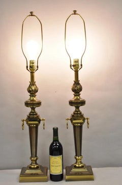Paire de lampes de table en laiton de style néoclassique français Vintage By Stiffel