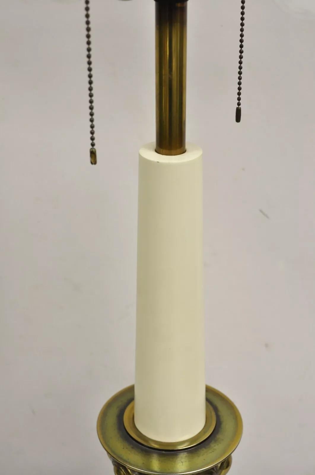 Ottone Lampada da tavolo a candeliere barocca in ottone Stiffel Hollywood Regency d'epoca in vendita