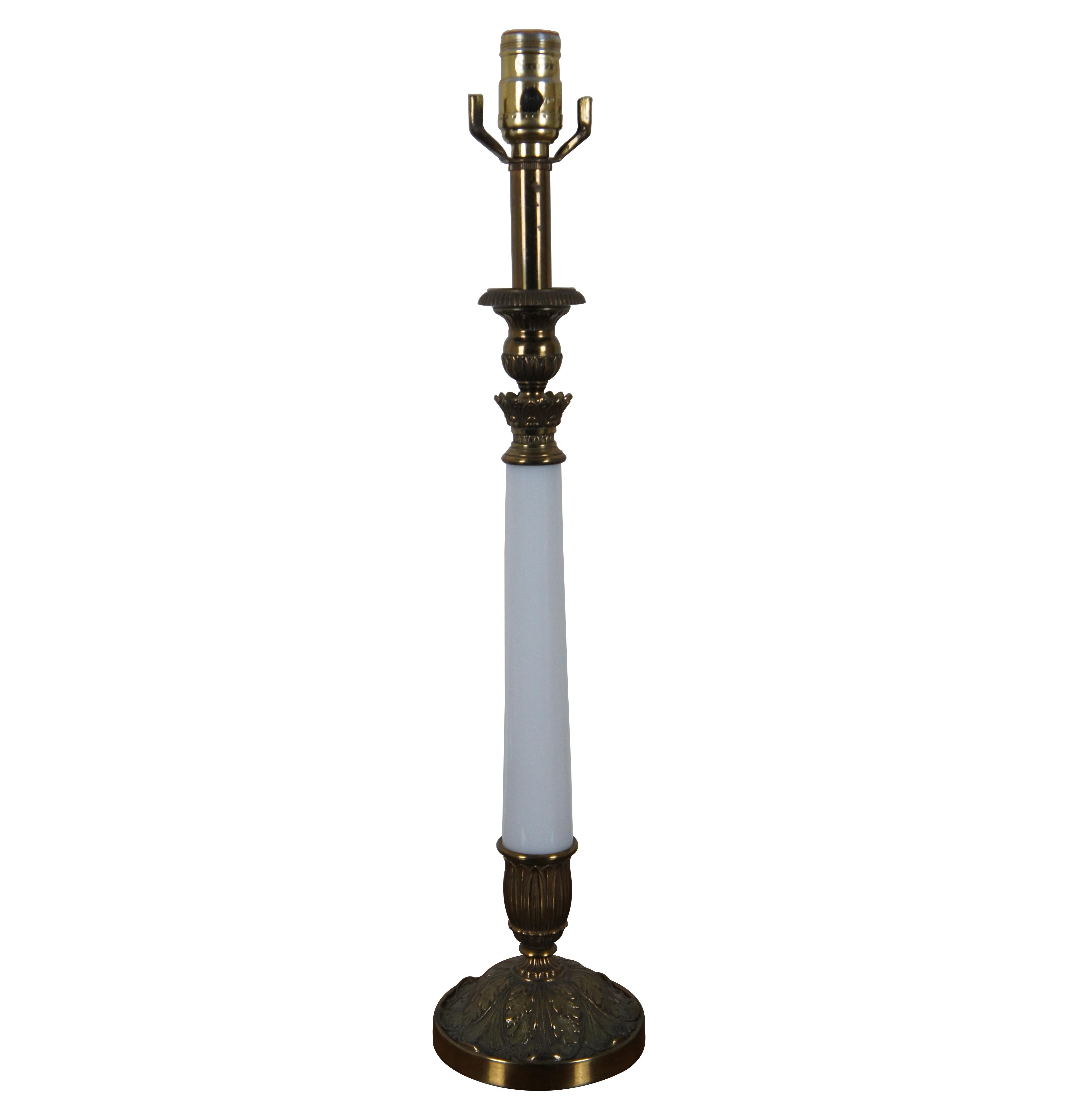 Vintage Stiffel Hollywood Regency Brass & Porcelain Candlestick Table Lamp MCM In Good Condition In Dayton, OH
