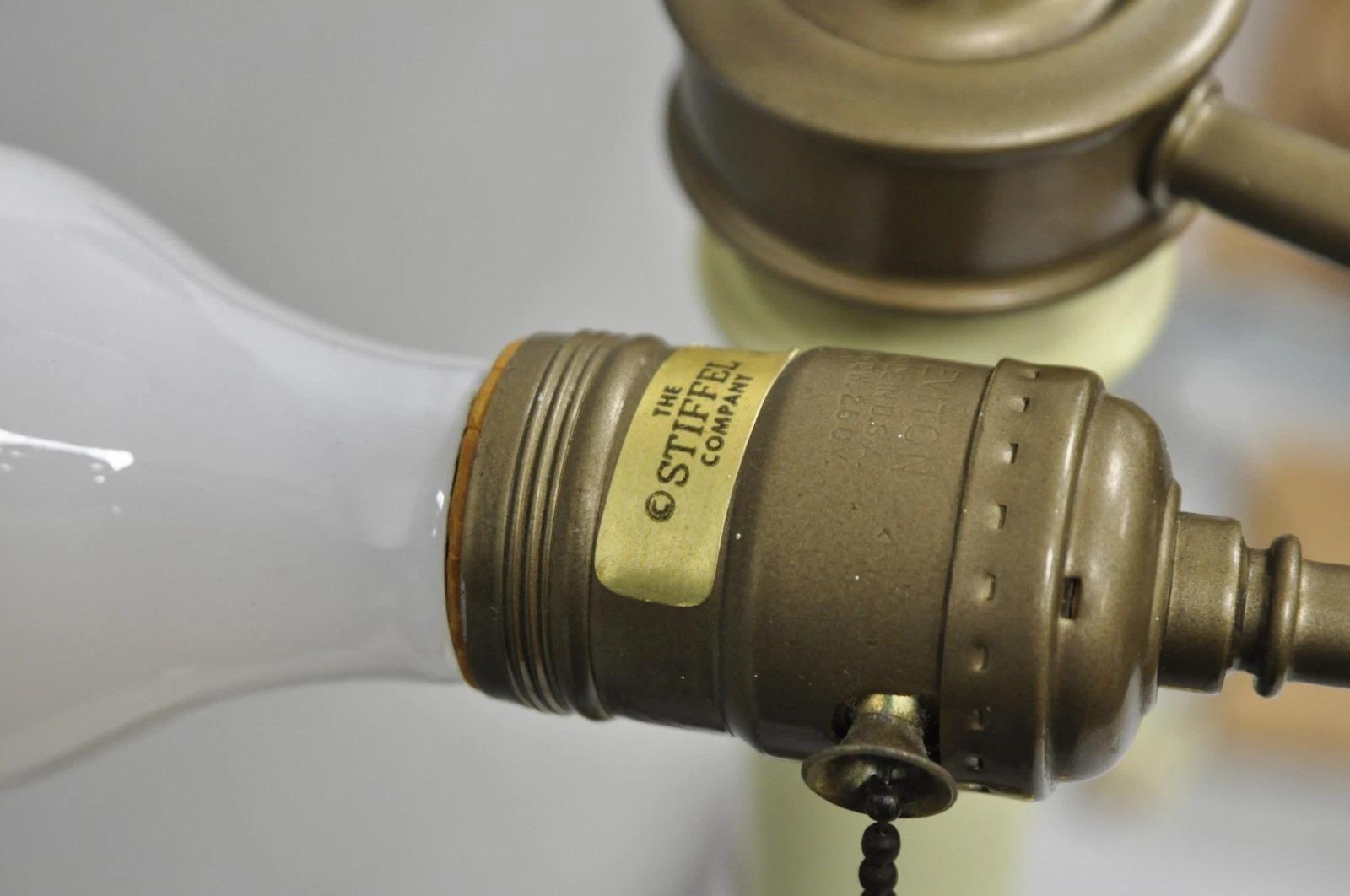 Vintage Stiffel Hollywood Regency Tall Brass Candlestick Column Table Lamp For Sale 2