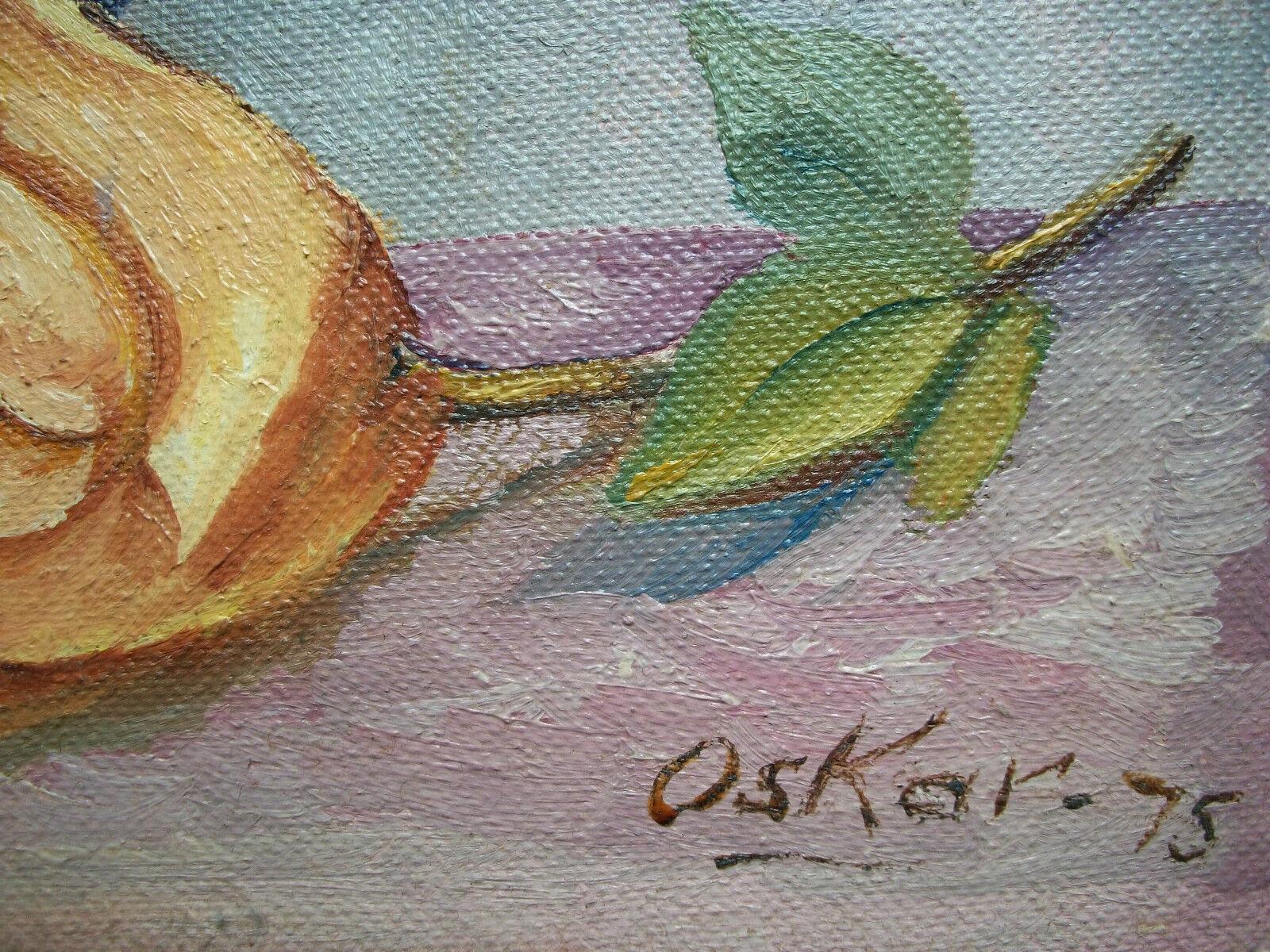 OSKAR - Nature morte florale vintage peinte à l'huile sur toile d'artiste - signée et datée - non encadrée - Canada - circa 1975.

Excellent état vintage - pas de perte - pas de dommage - pas de restauration - salissures superficielles dues à l'âge