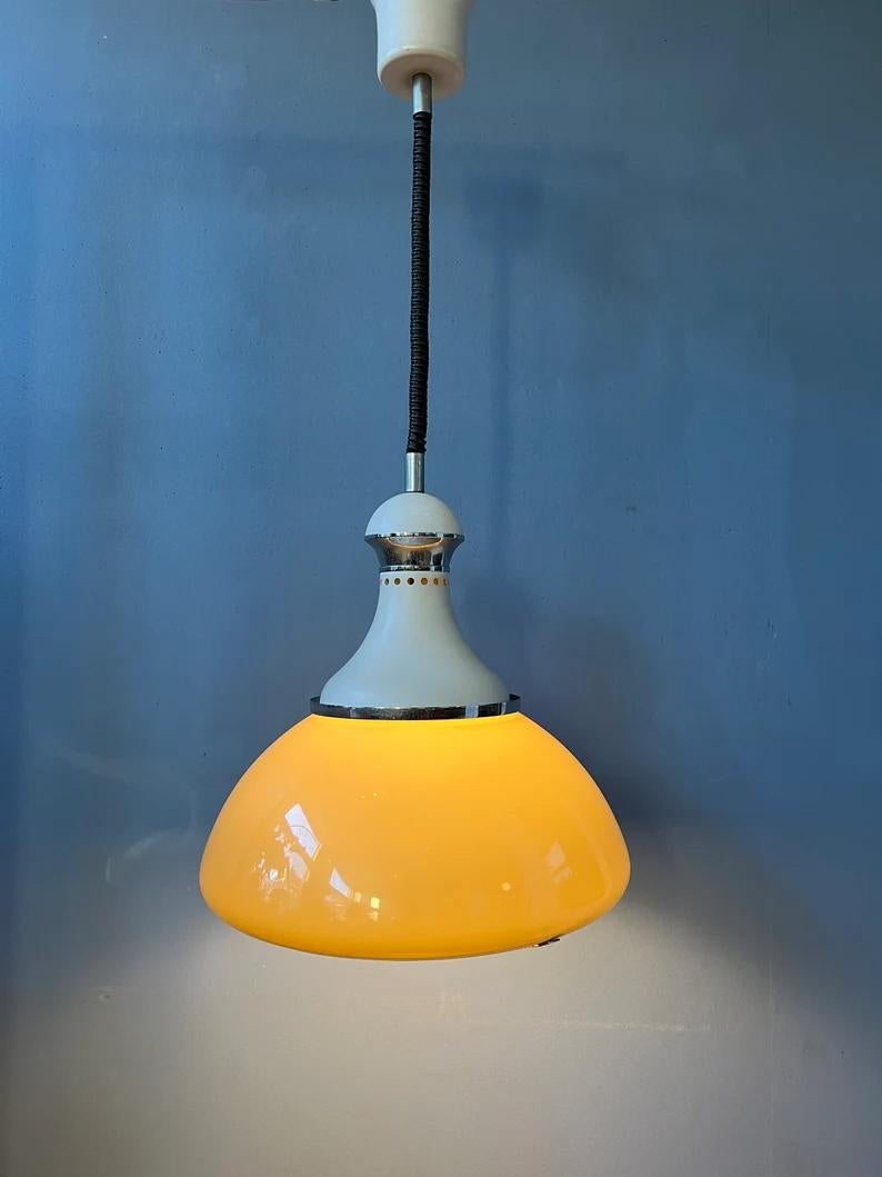 Vintage Stilux Milano Beige Pendant Lamp, 1970s In Excellent Condition For Sale In ROTTERDAM, ZH