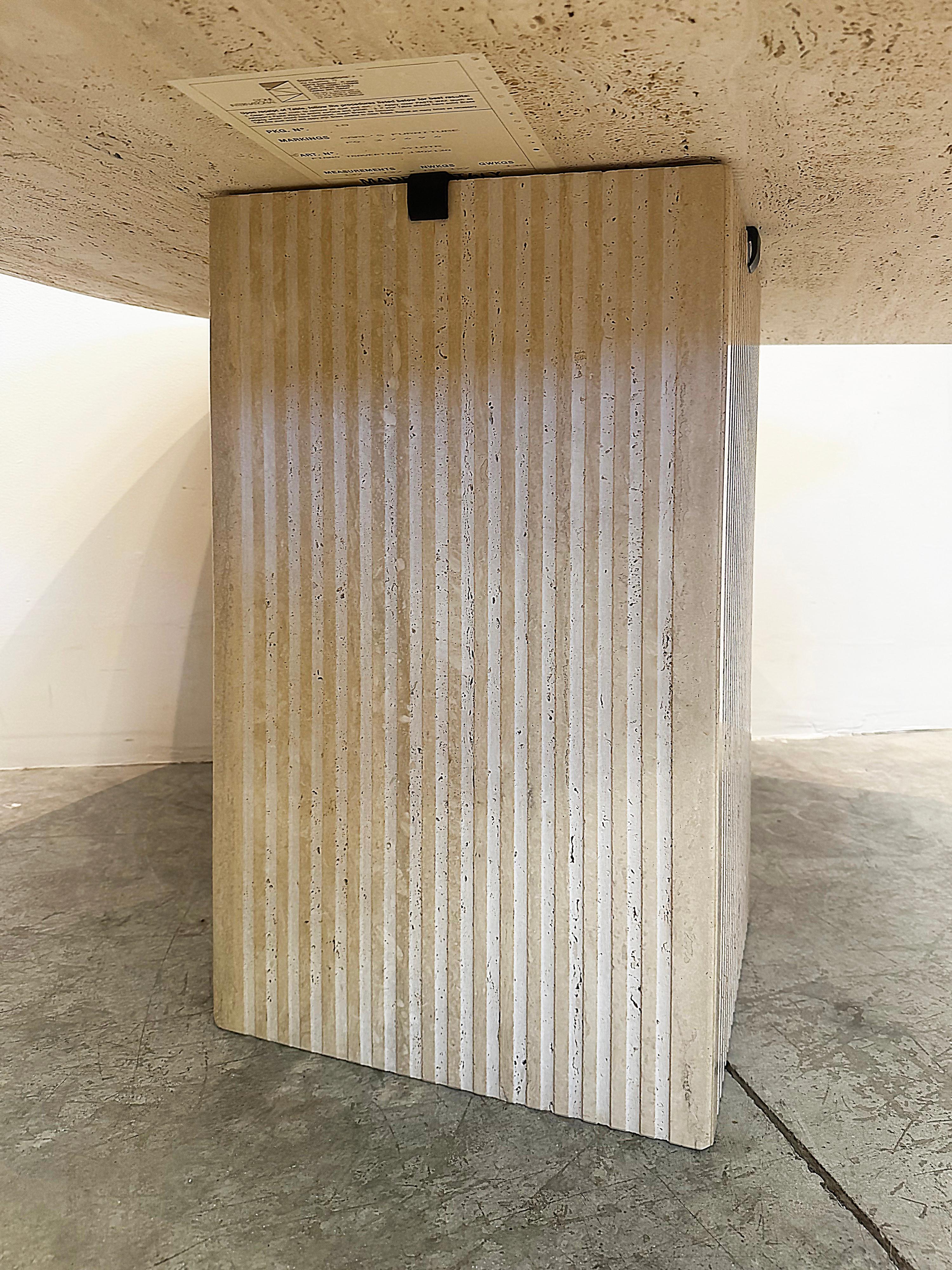 Table en travertin italien en forme d'œil, Vintage Stone International, années 1980 en vente 4