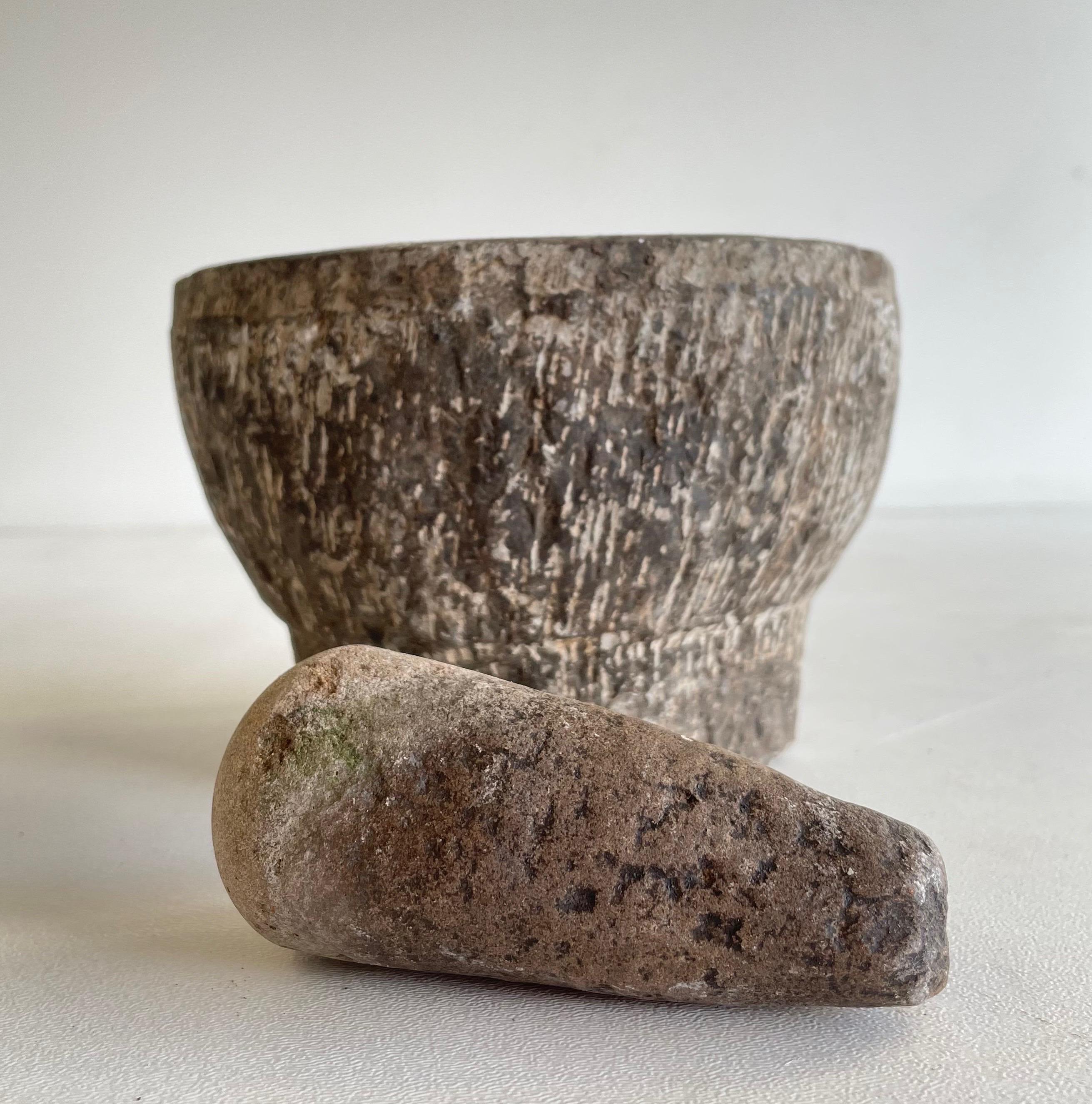 Vintage Stone Mortar and Pestle Bowl Set For Sale 3