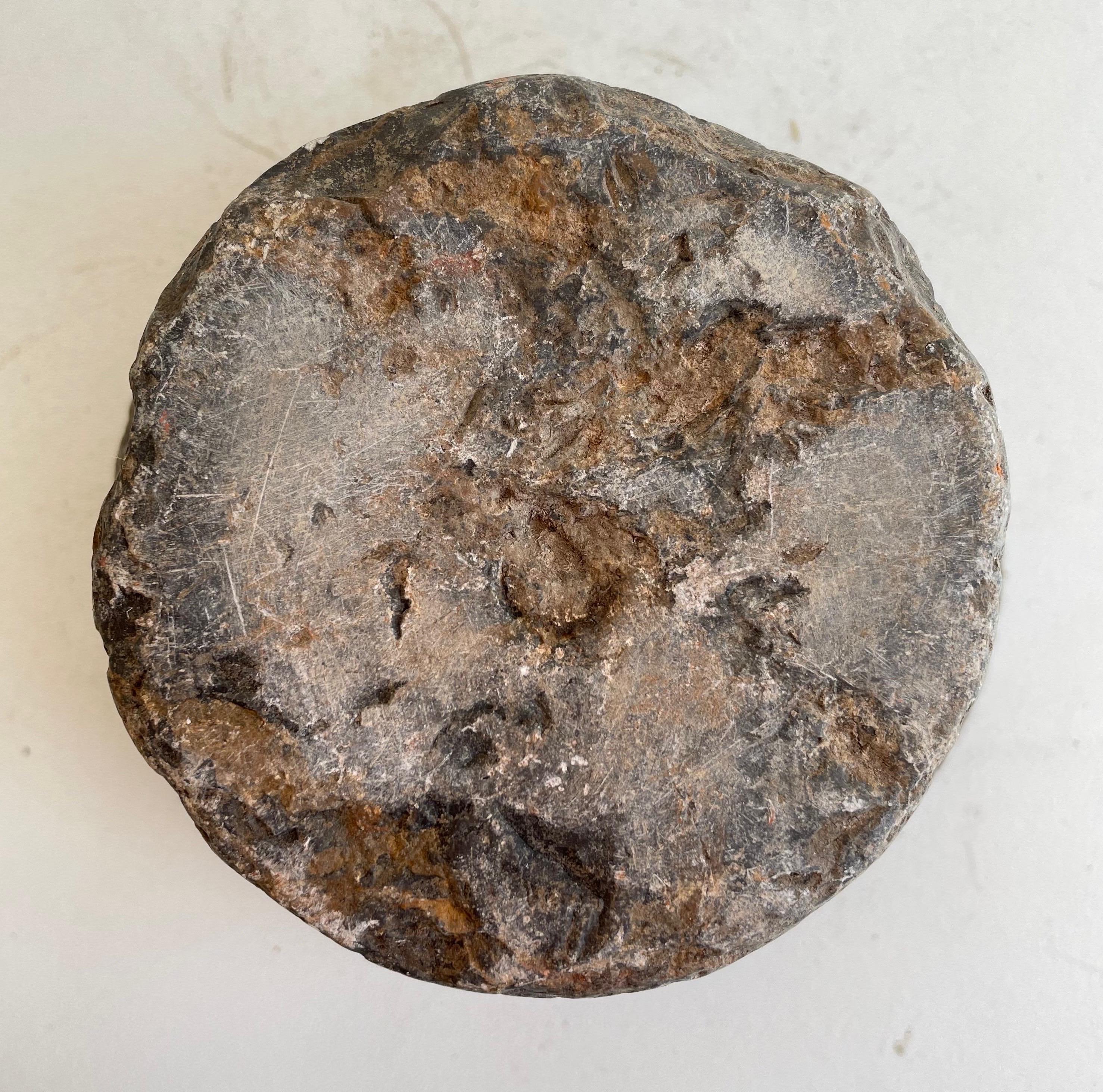 Vieux bol à mortier en pierre en vente 1