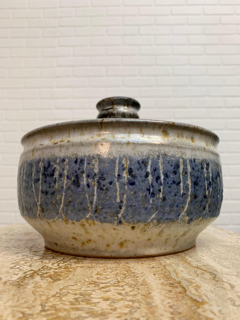 Le Regalo Stoneware Casserole with Lid main image 1