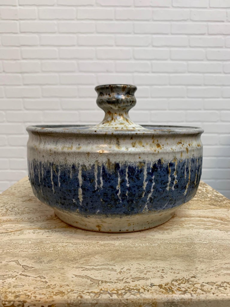 Le Regalo Stoneware Casserole with Lid main image 0