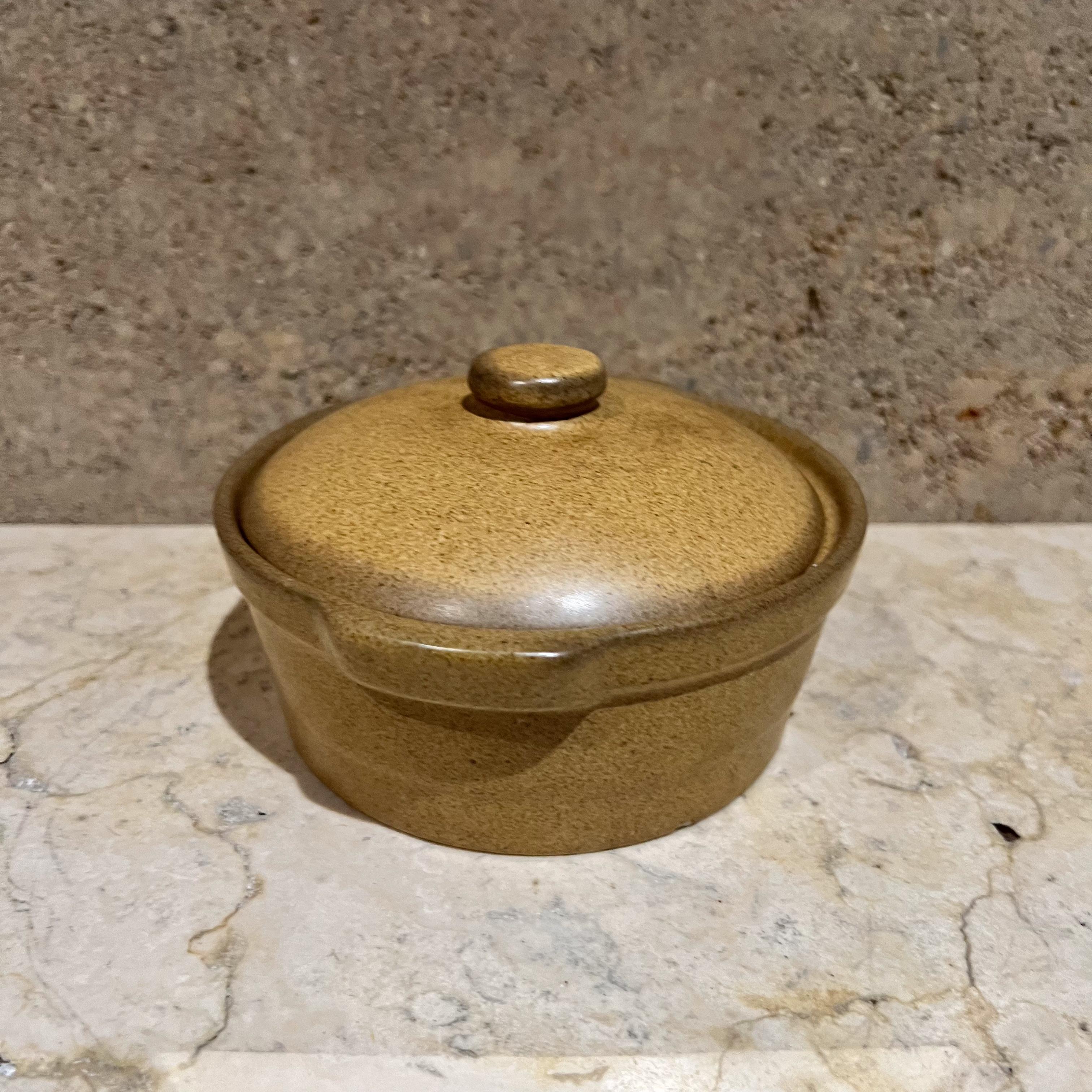 Ovaler Casserole-Topf mit Deckel aus Steingut-Keramik im Angebot 6