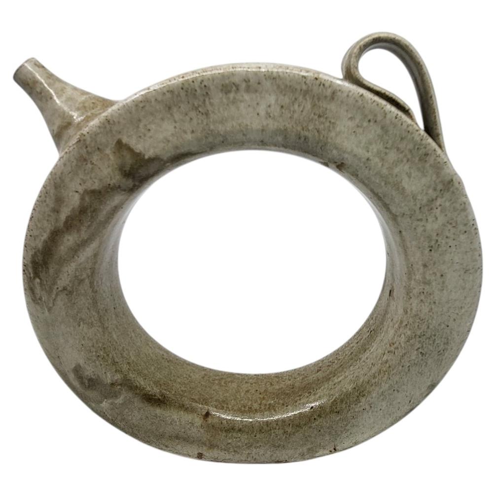 Pichet Sculptural en Forme de Couronne en Grès Vernis, France, 1970s
