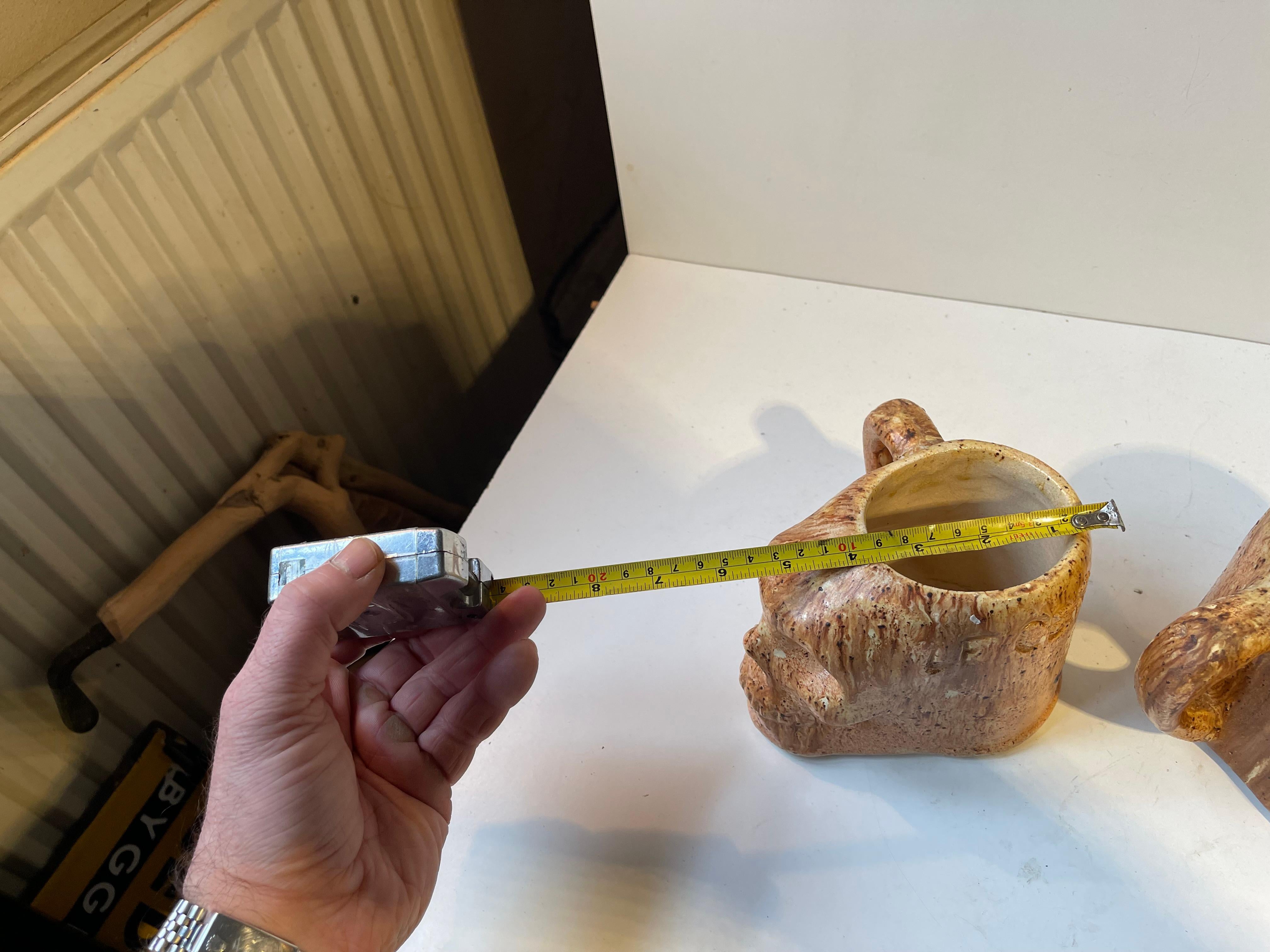 Tazze con teschio in gres d'epoca dell'Horror Bar Le Cercueil di Bruxelles, anni '70 in vendita 2