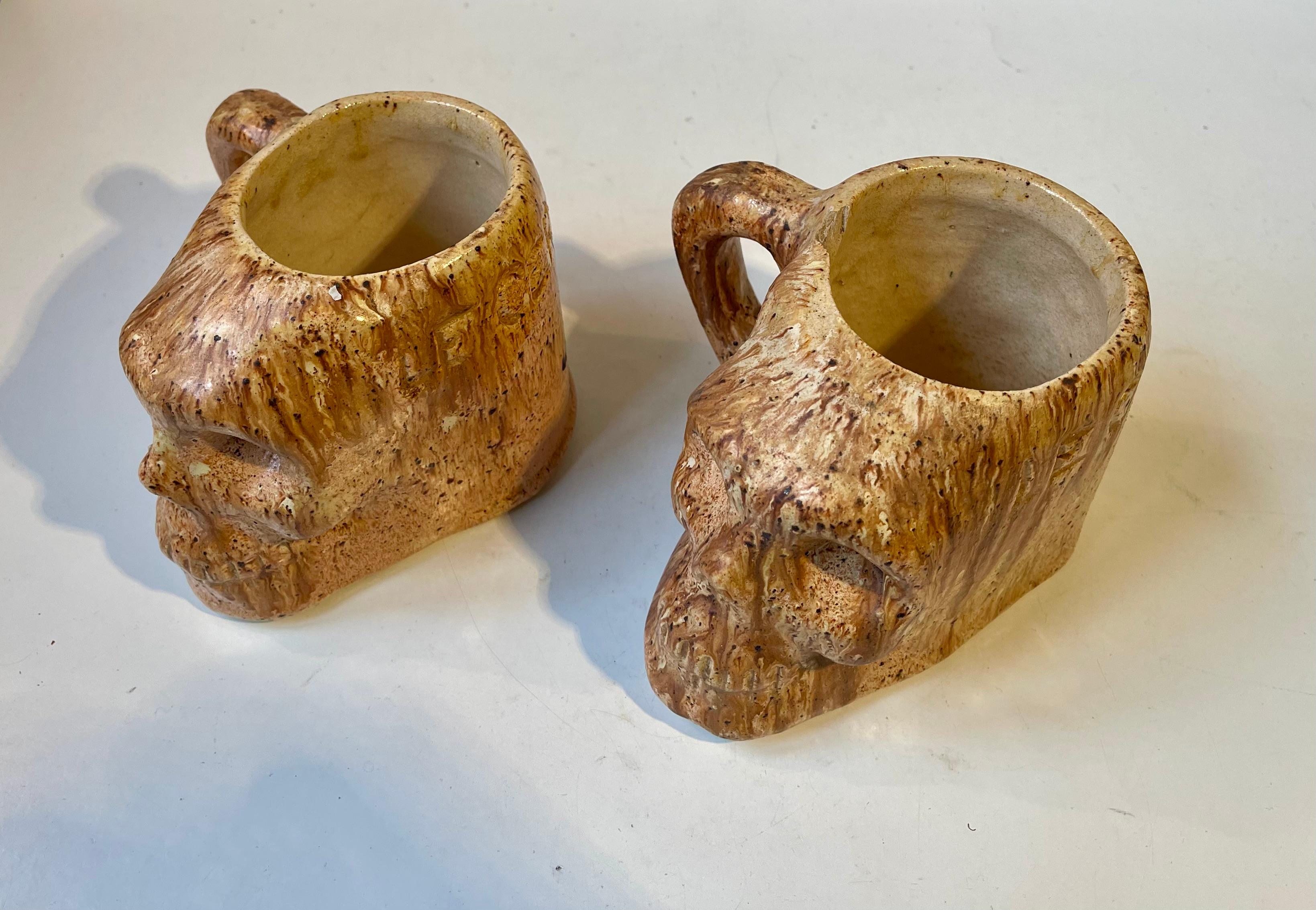 Gotico Tazze con teschio in gres d'epoca dell'Horror Bar Le Cercueil di Bruxelles, anni '70 in vendita