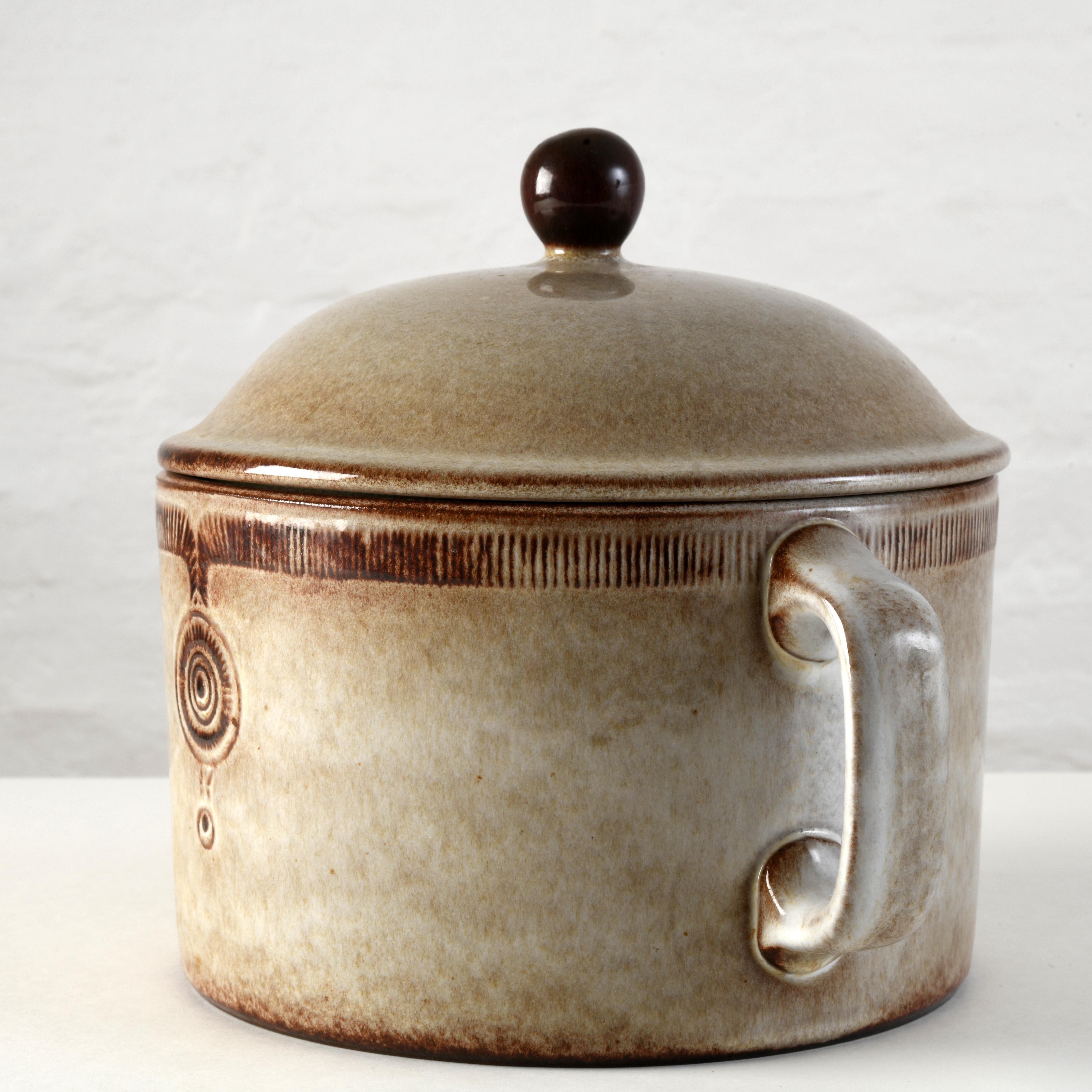 Vintage stoneware soup tureen manufactured by Feuerkrone in Germany in the 70' Alemán en venta