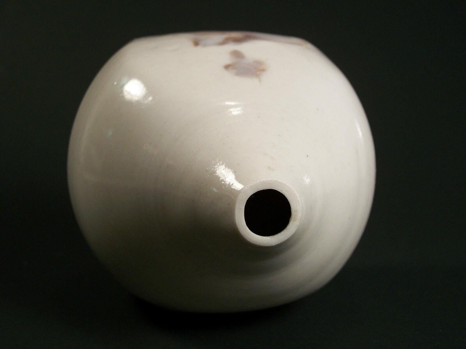 Vintage Stoneware Studio Pottery Bud Vase - Signed - Mid 20th Century For Sale 3