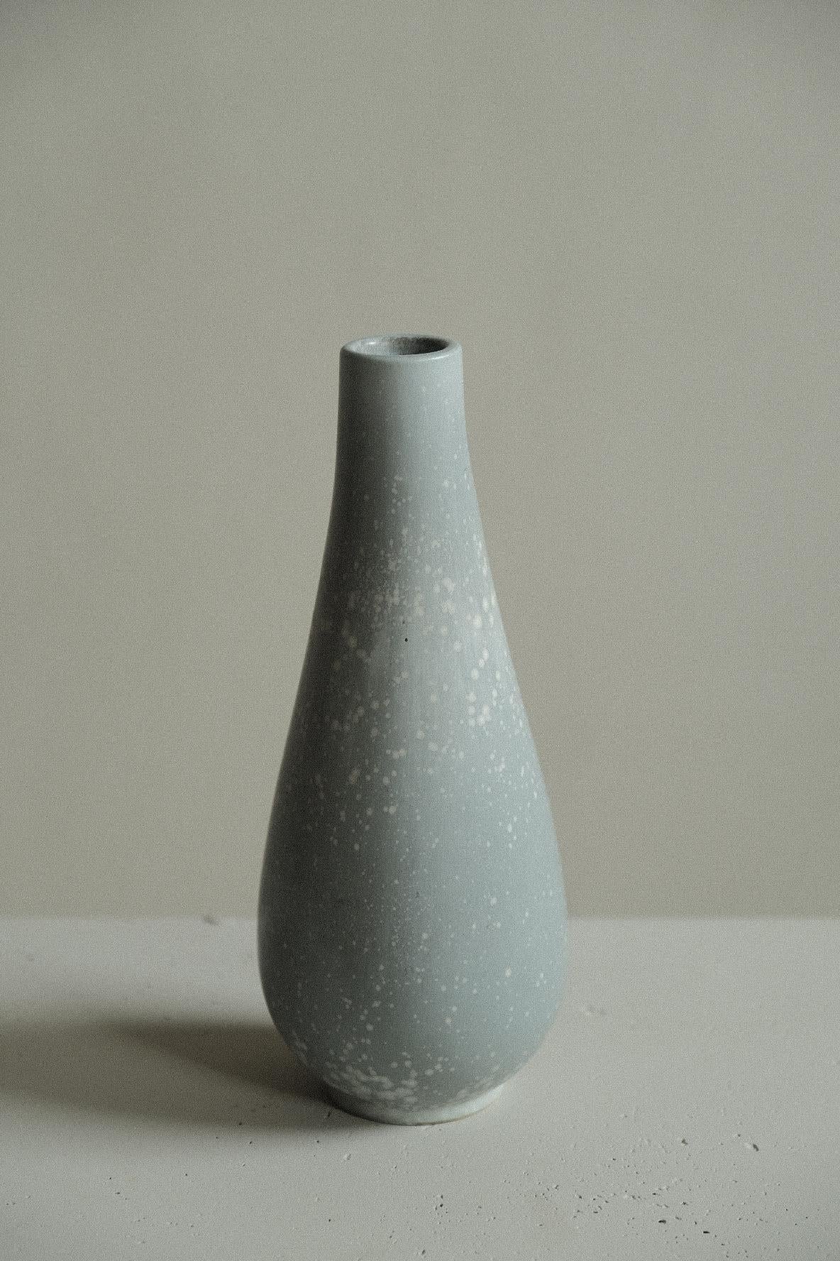 Vintage Stoneware Vase by Gunnar Nylund for Rörstrand, Sweden 1950s In Good Condition For Sale In Hønefoss, 30