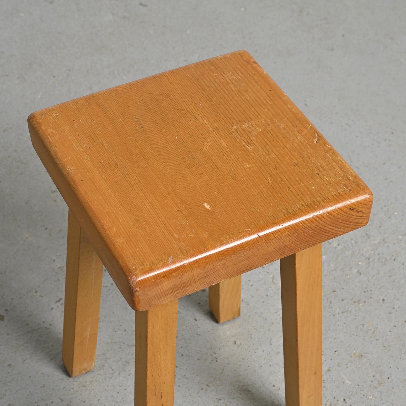 Vintage-Hocker, Charlotte Perriand für les Arcs, Frankreich (Kiefernholz) im Angebot
